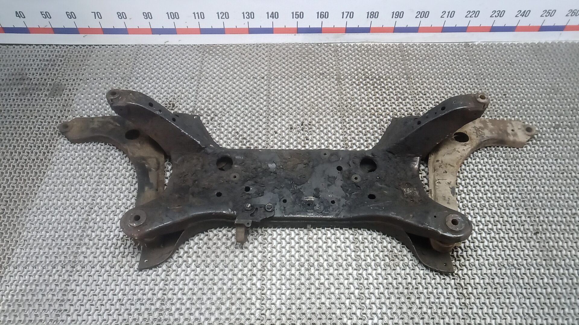 Балка подвески передняя Ford Transit 8