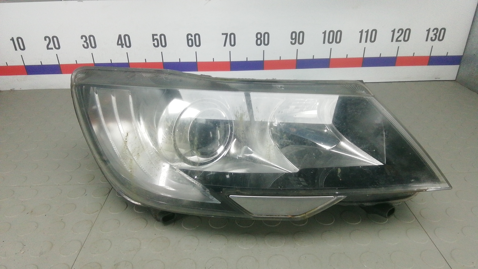 Фара правая Skoda Superb 2