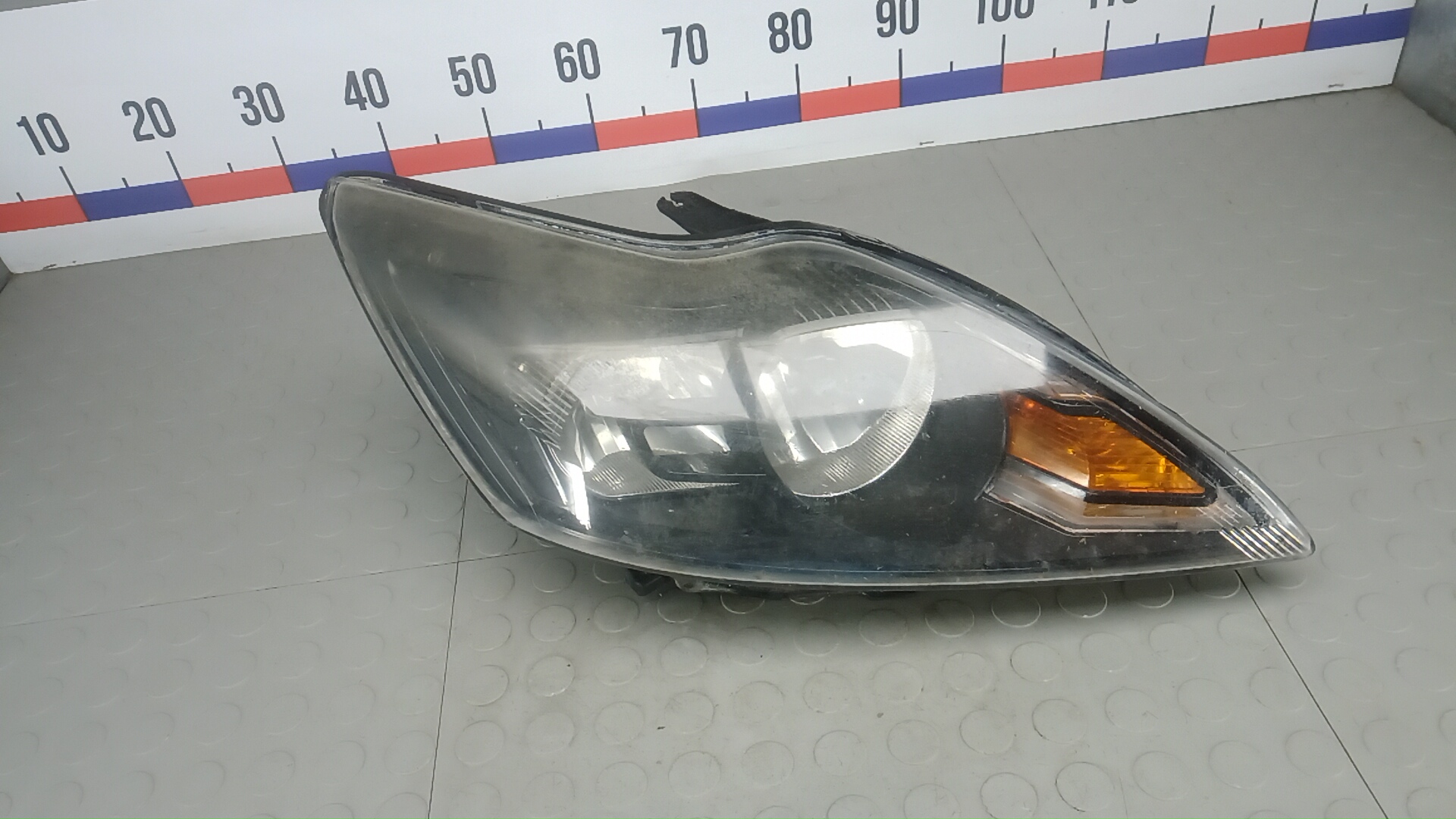 Фара правая Ford Focus 2