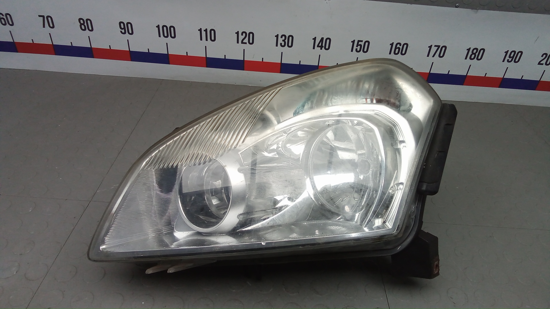 Фара левая Nissan Qashqai J10