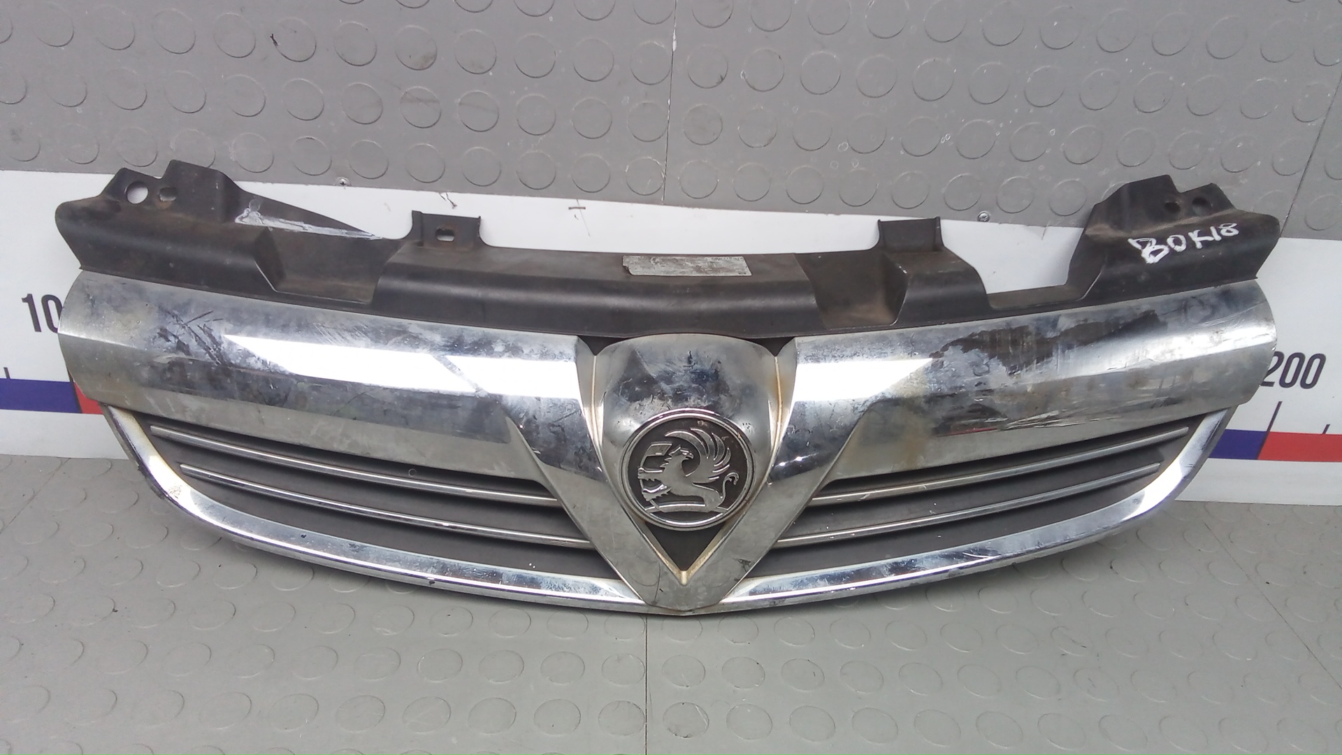 Решетка радиатора Opel Zafira B