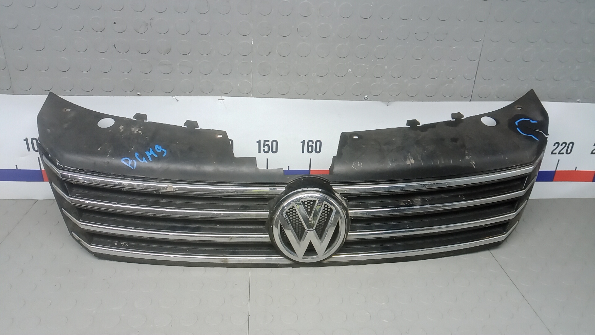 Решетка радиатора Volkswagen Passat B7