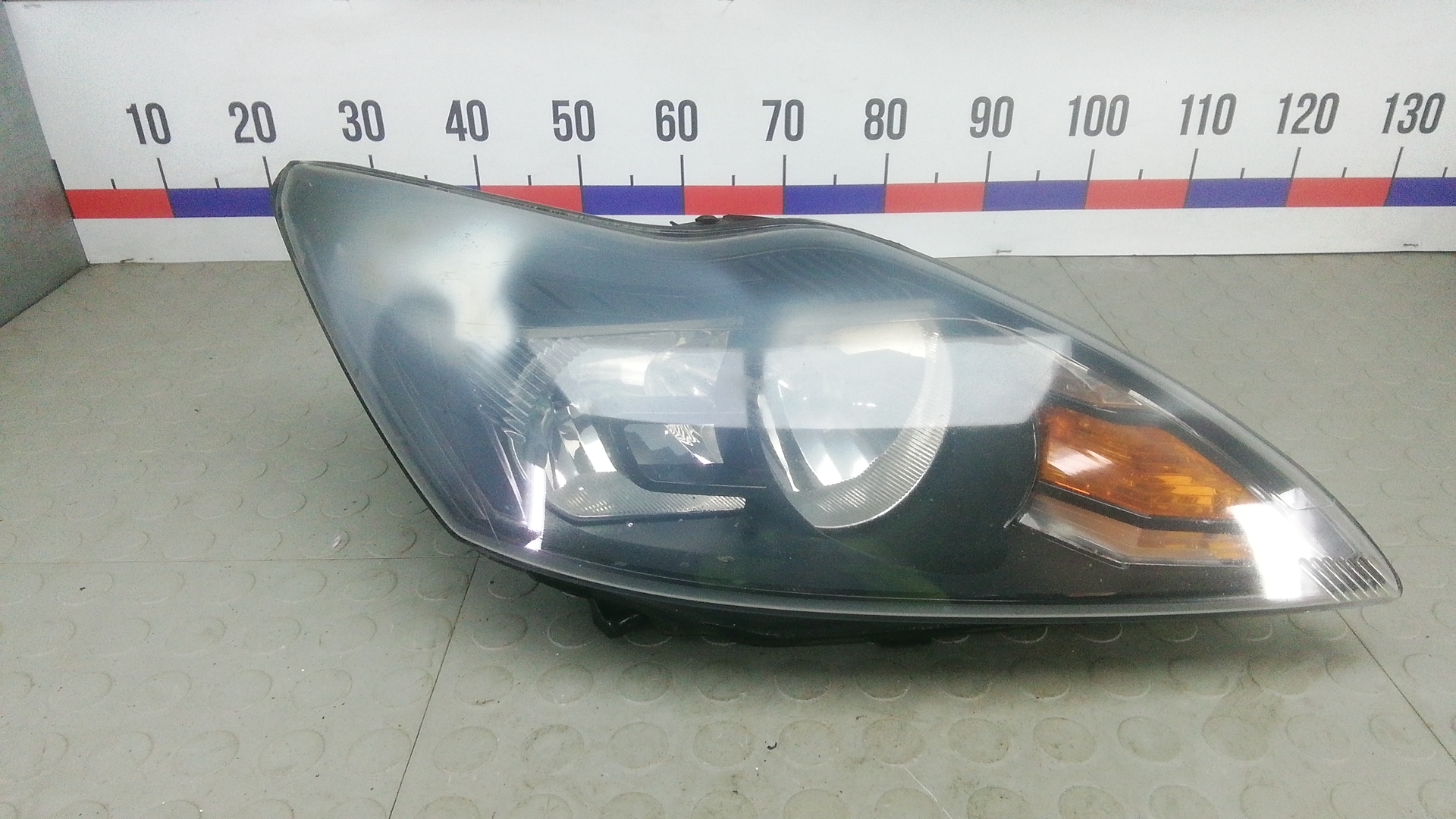 Фара правая Ford Focus 2