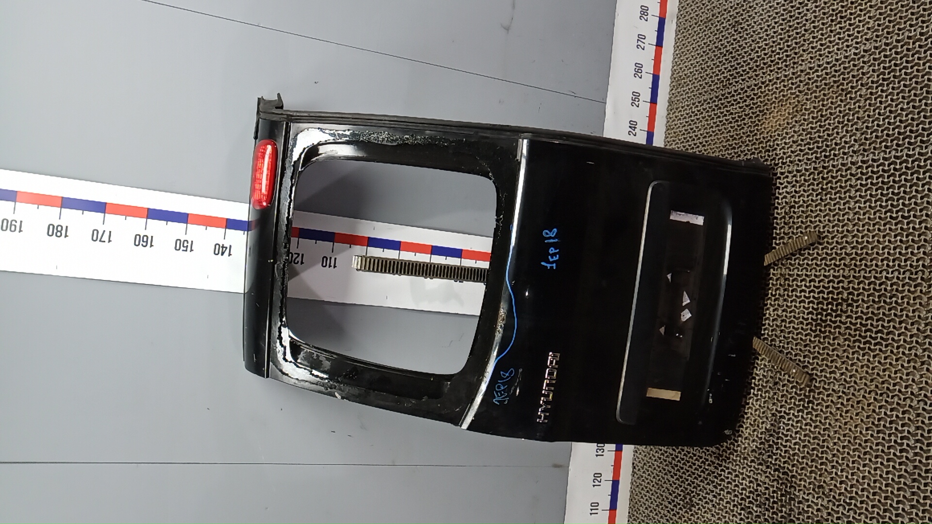 Дверь распашная левая Hyundai H1 (starex) 2