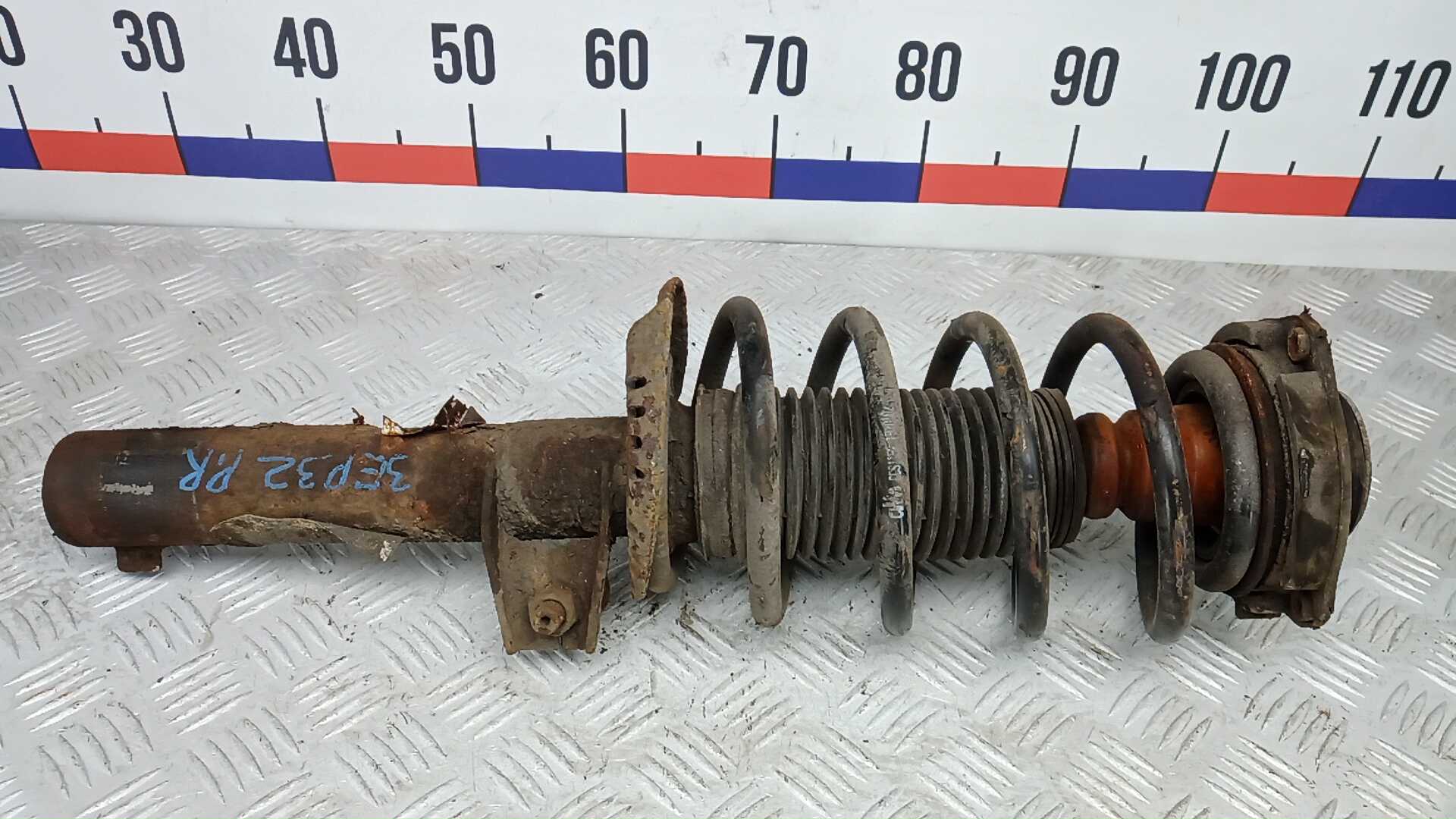 Стойка передняя правая Volkswagen Touran (1T1, 1T2)