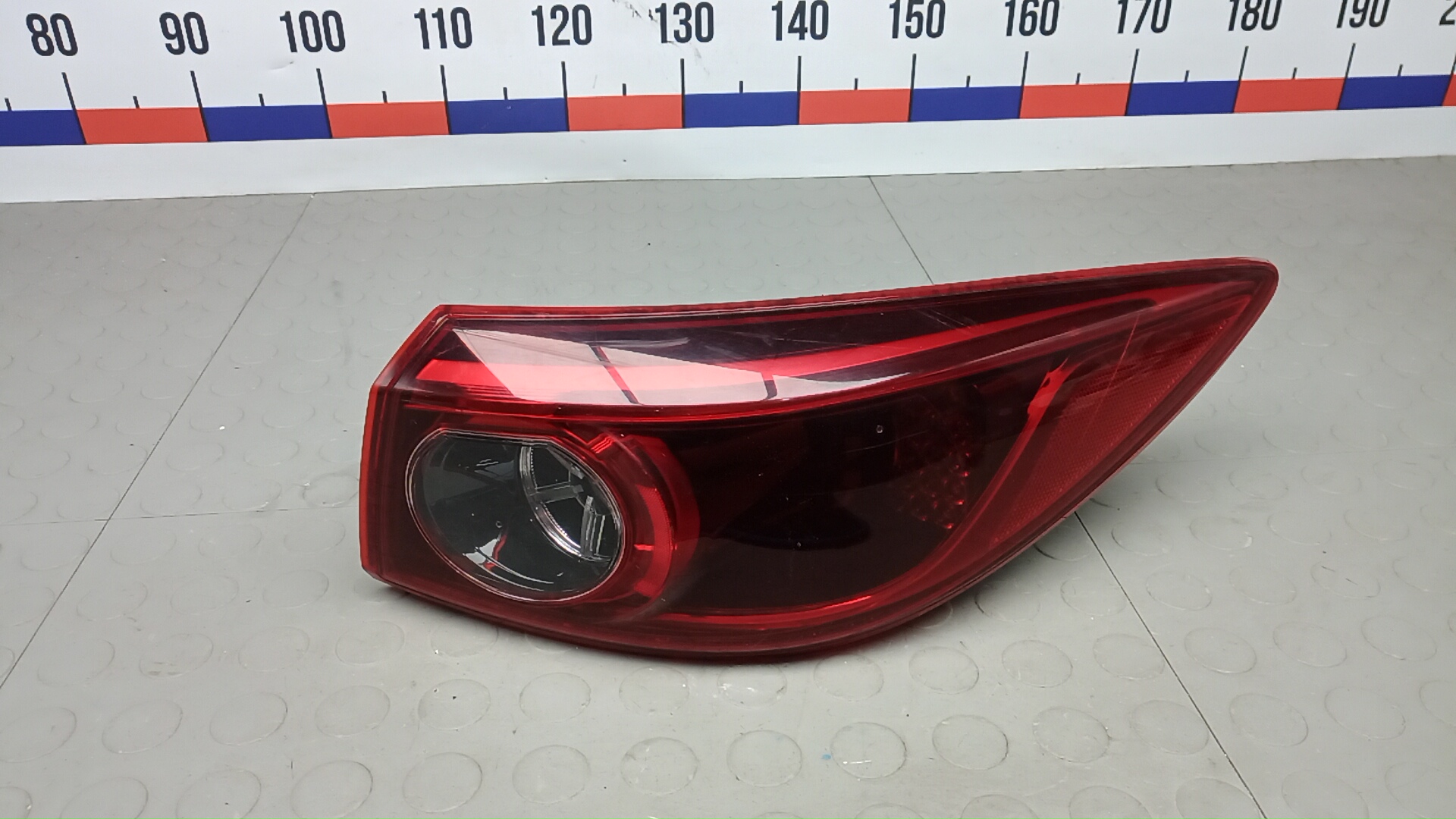 Фонарь задний правый Mazda 3 BM