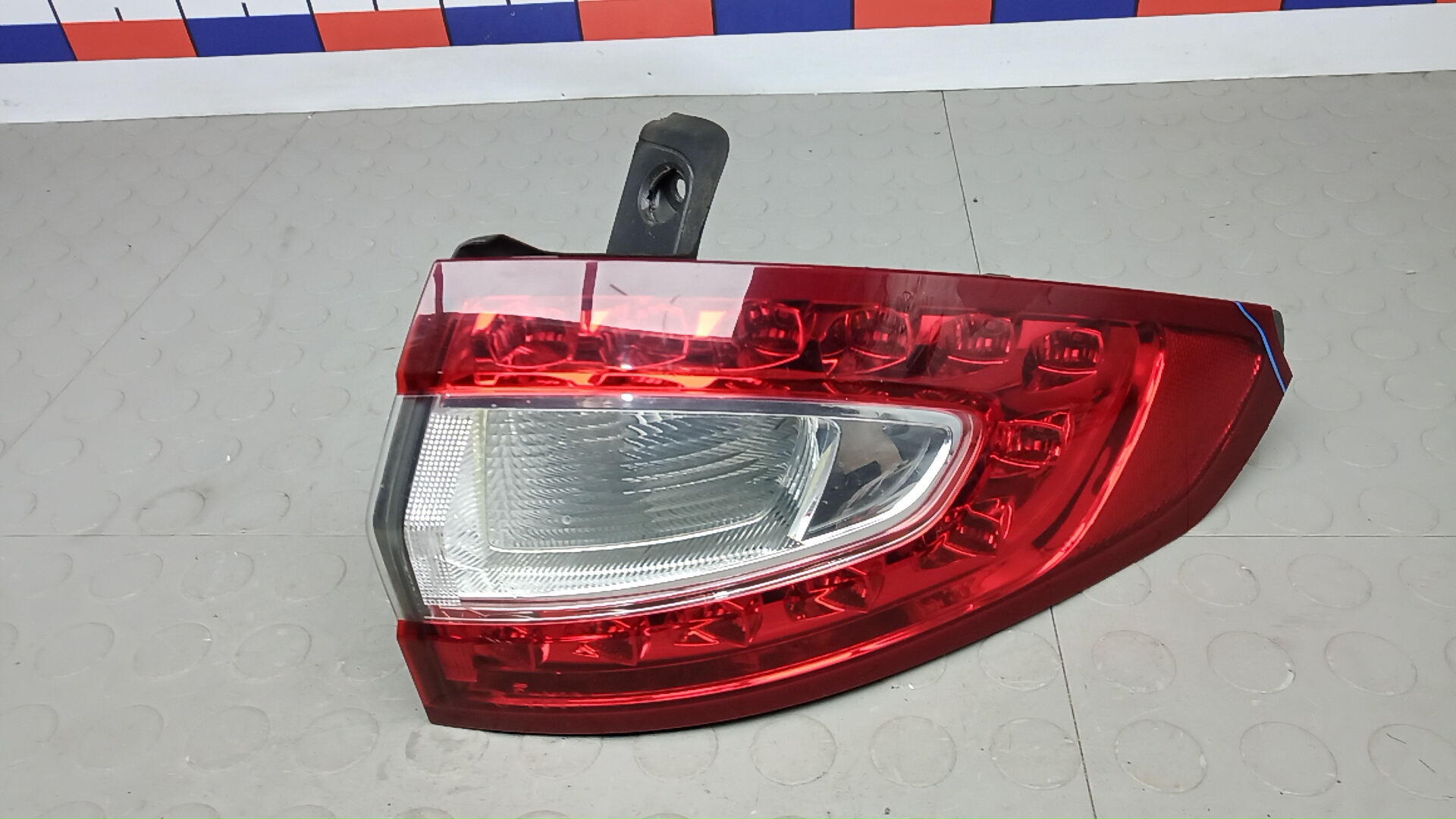 Фонарь задний правый Ford Mondeo 5