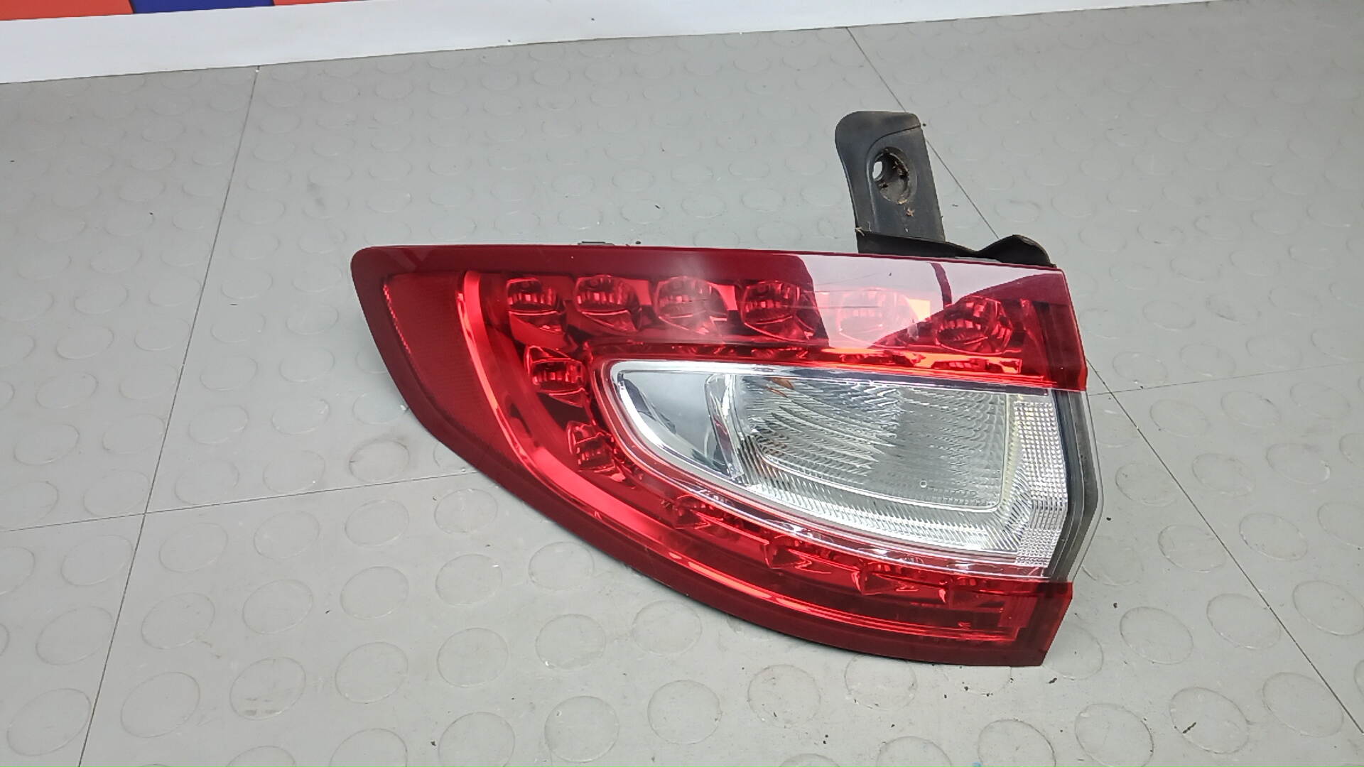 Фонарь задний левый Ford Mondeo 5