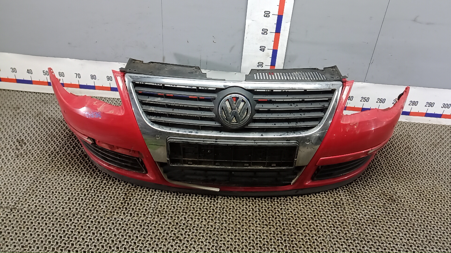 Бампер передний Volkswagen Passat B6