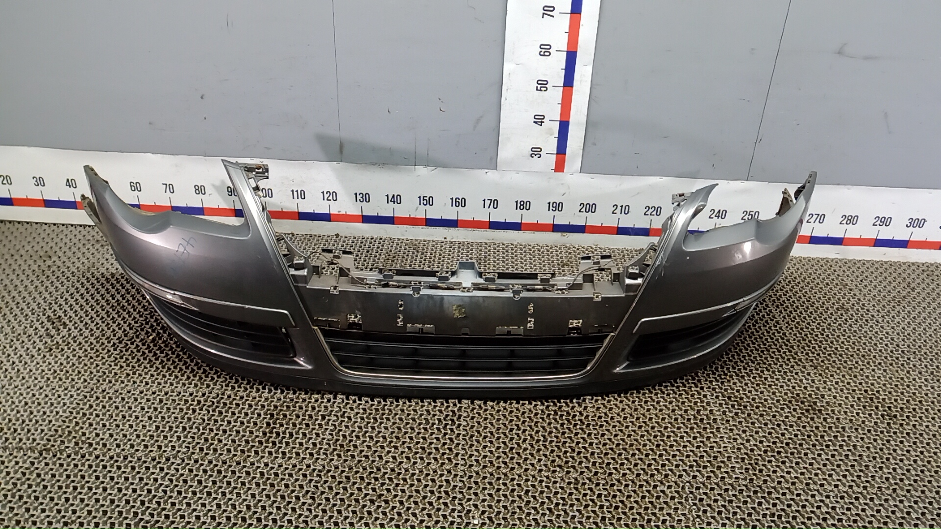 Бампер передний Volkswagen Passat B6
