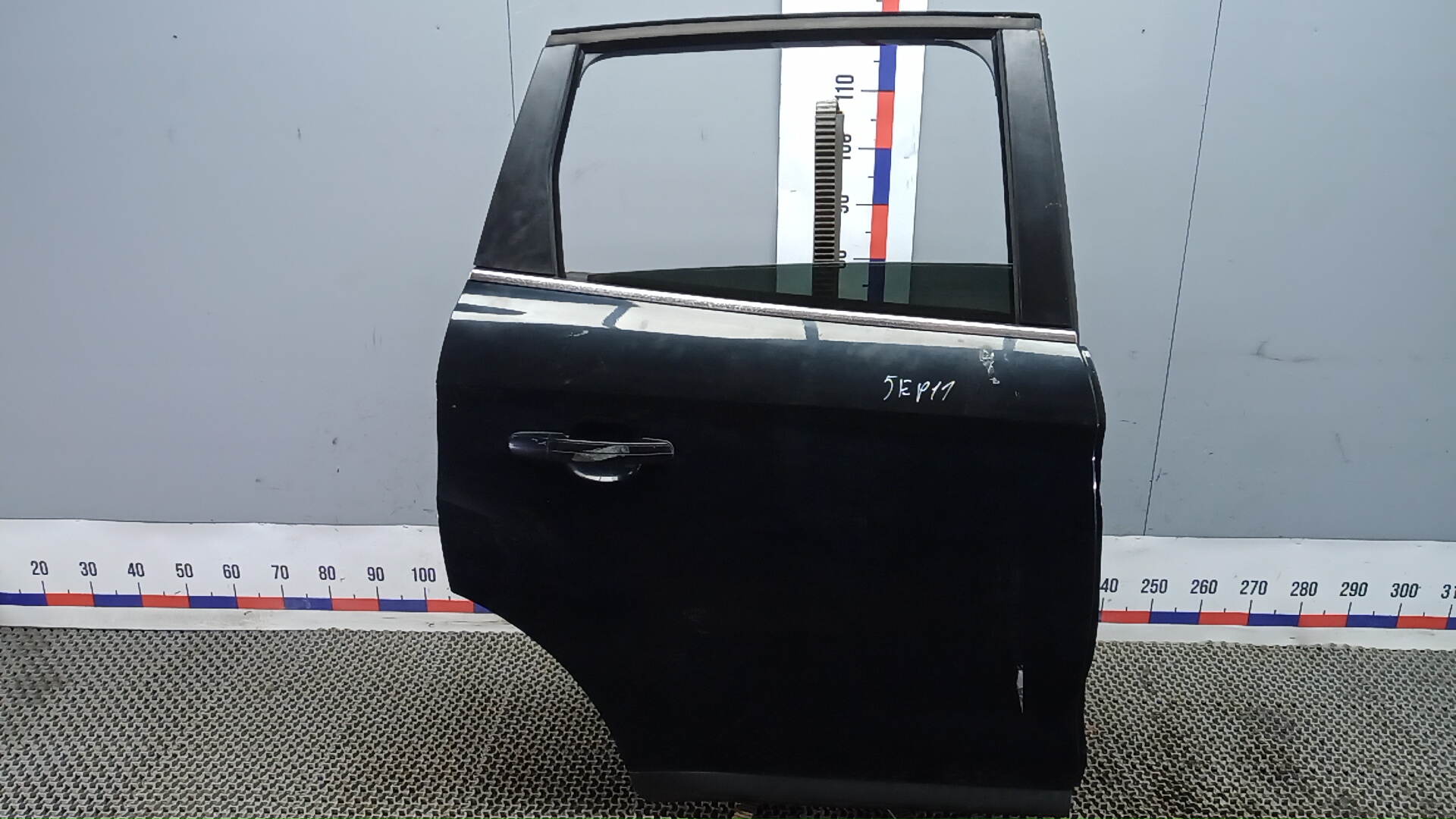 Дверь задняя правая Ford Kuga 1