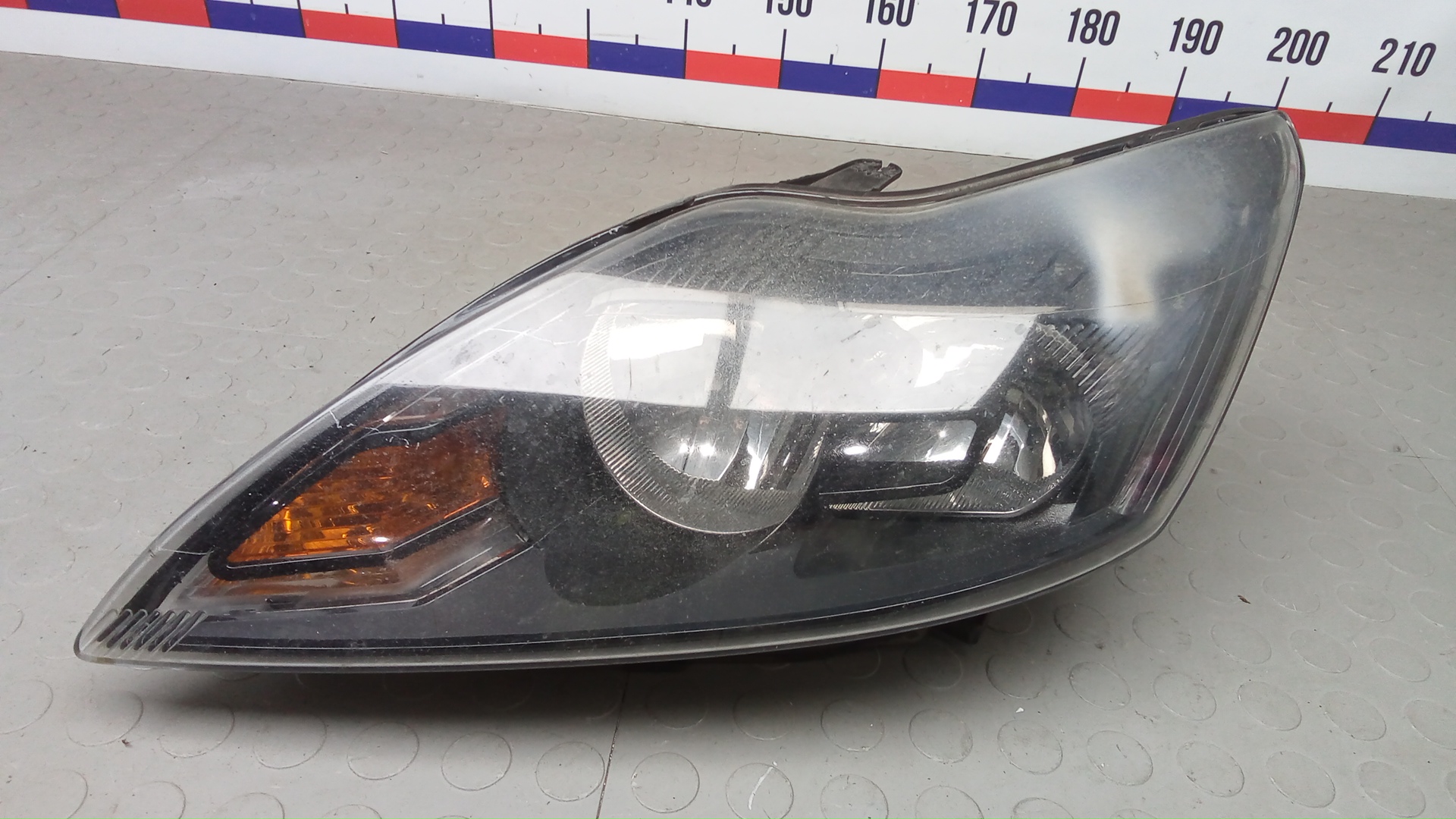 Фара левая Ford Focus 2