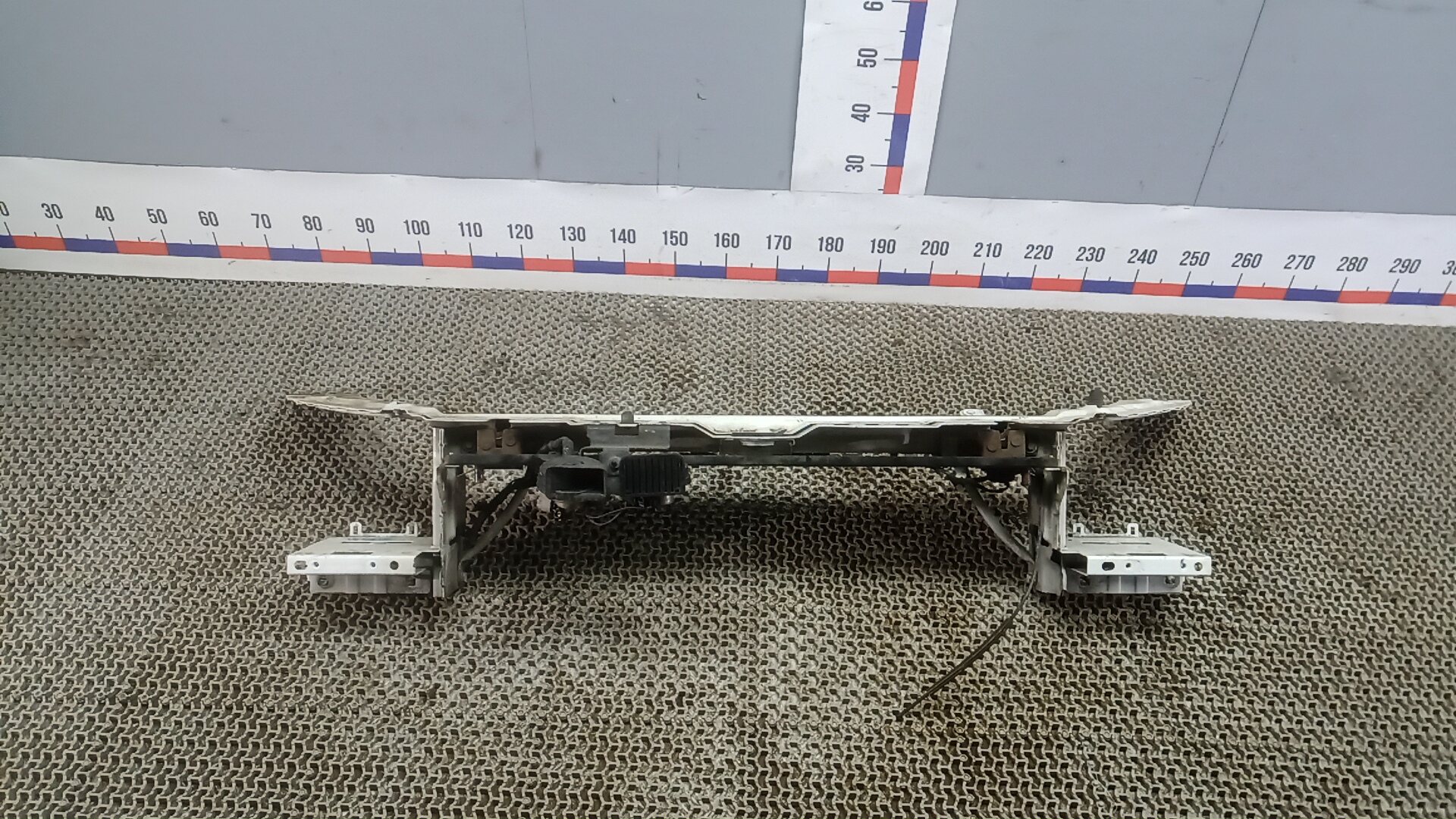 Передняя панель крепления облицовки (телевизор) Land Rover EVOQUE 1