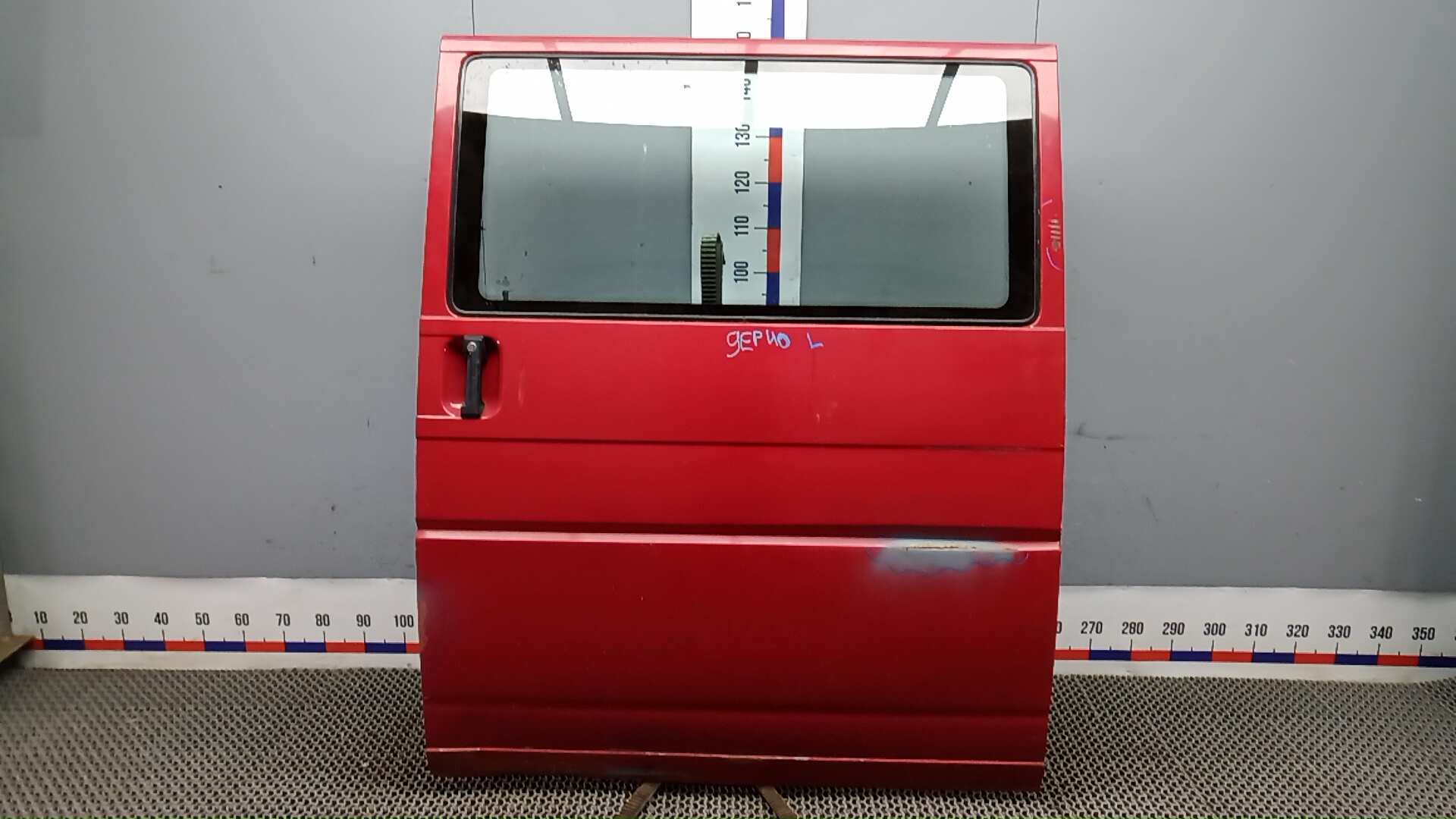 Дверь сдвижная левая Volkswagen Transporter T4
