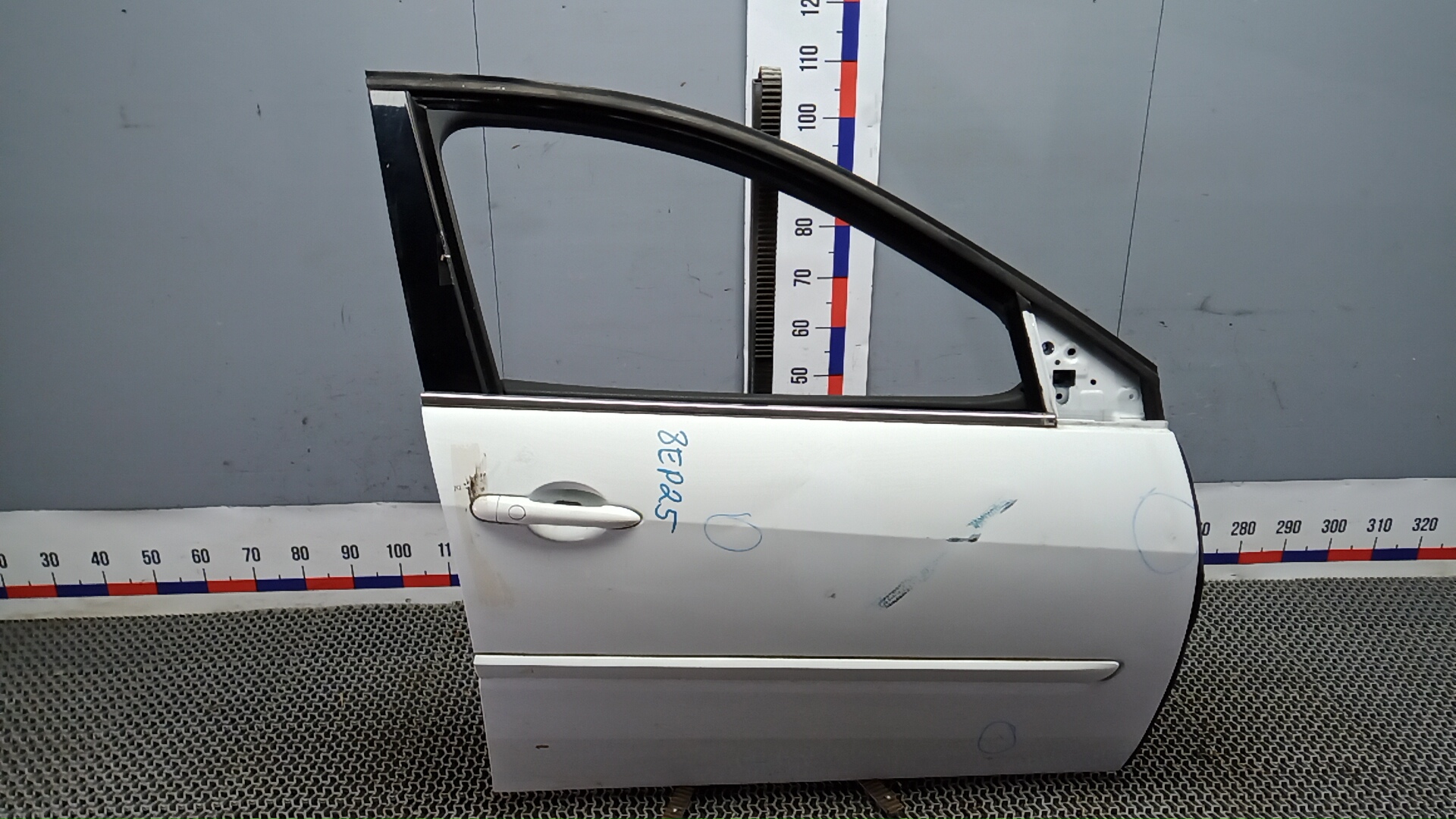 Дверь передняя правая Renault Laguna 3