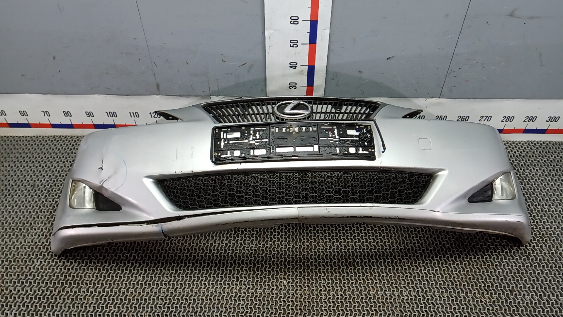 Бампер передний Lexus IS 2 (XE20)