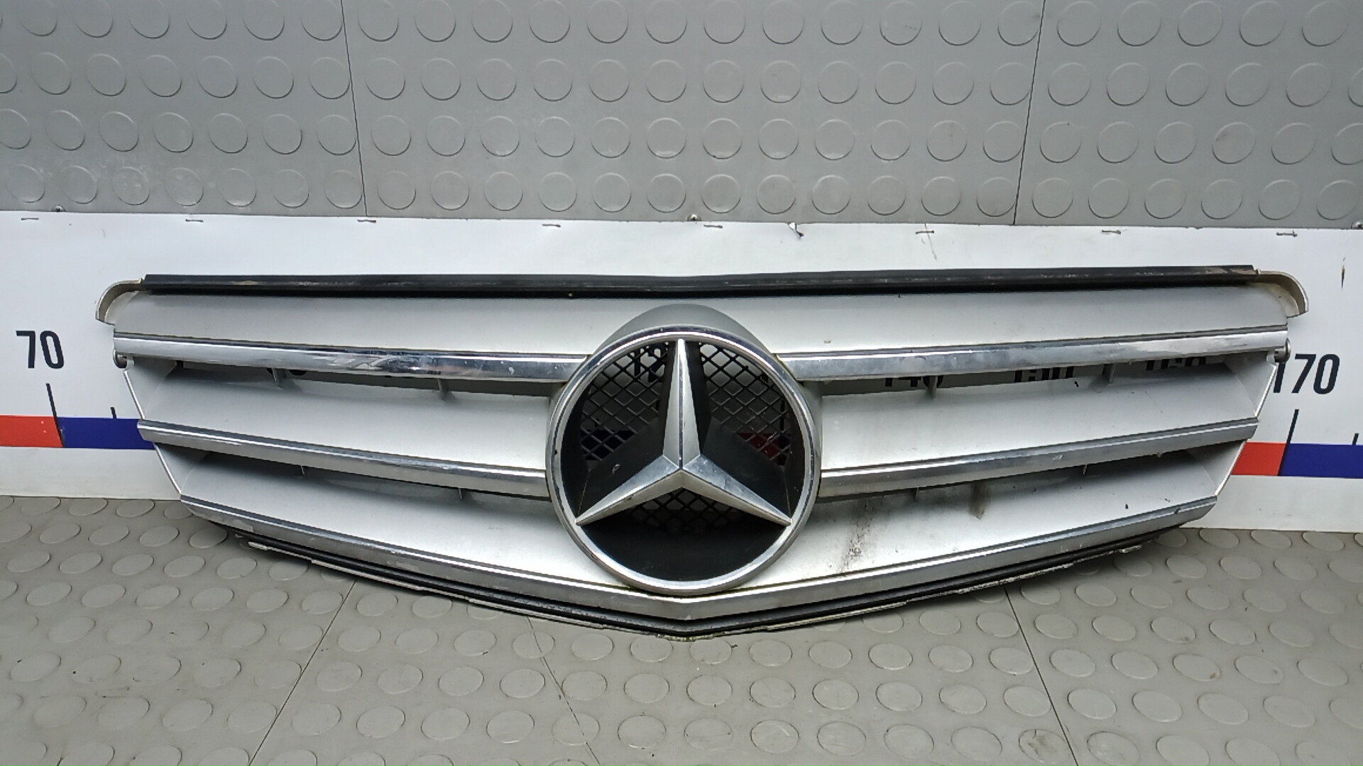 Решетка радиатора Mercedes-Benz C-Class W204