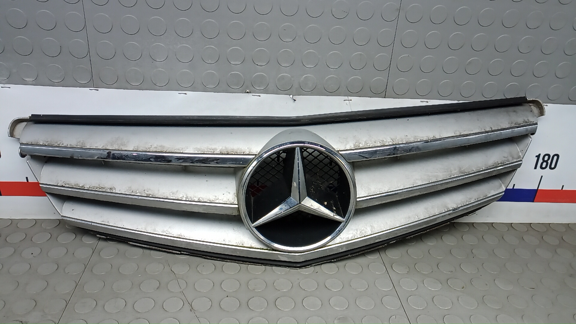 Решетка радиатора Mercedes-Benz C-Class W204