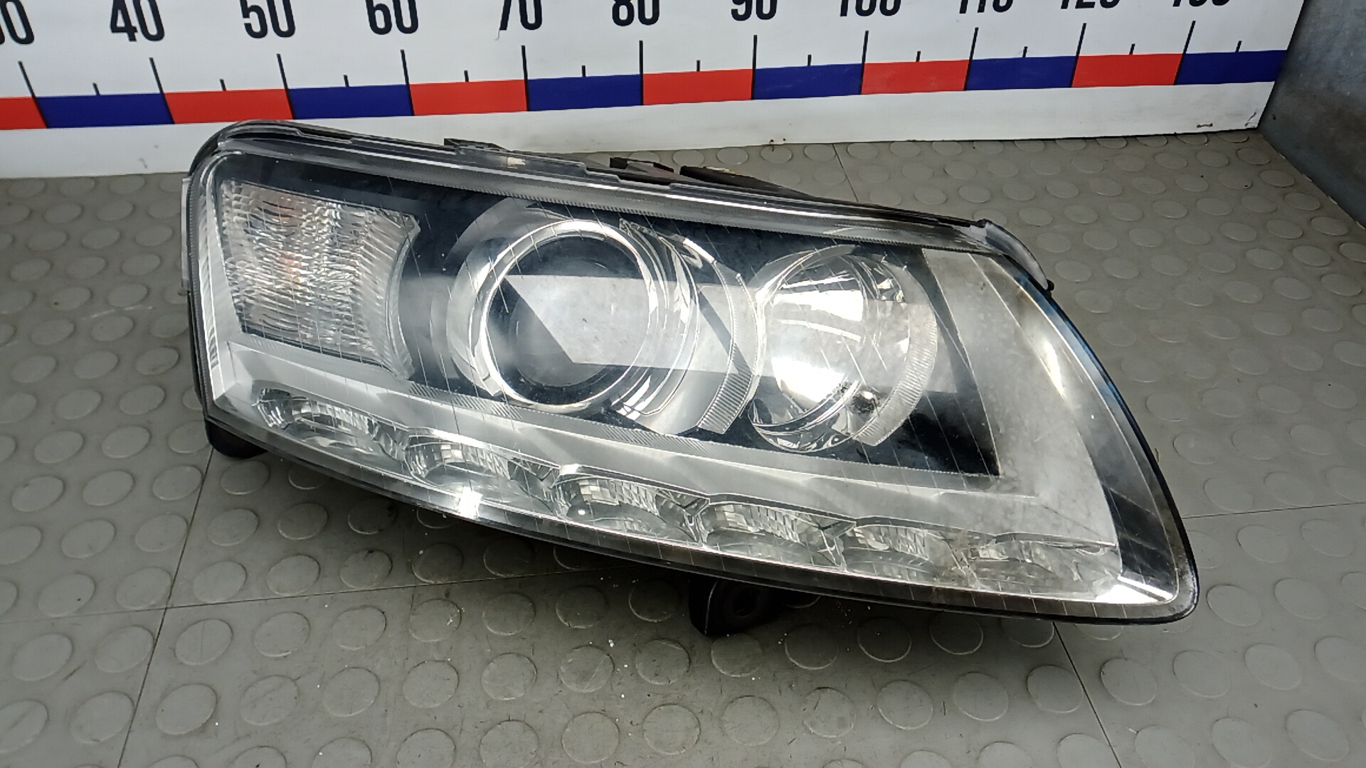 Фара правая Audi A6 C6