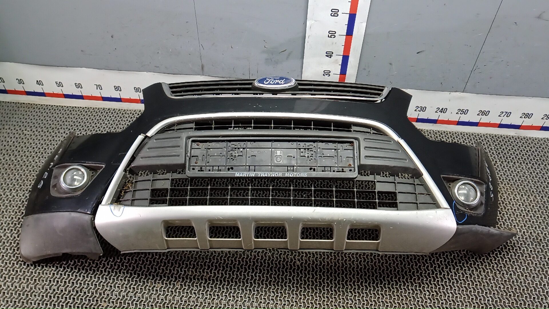 Бампер передний Ford Kuga 1