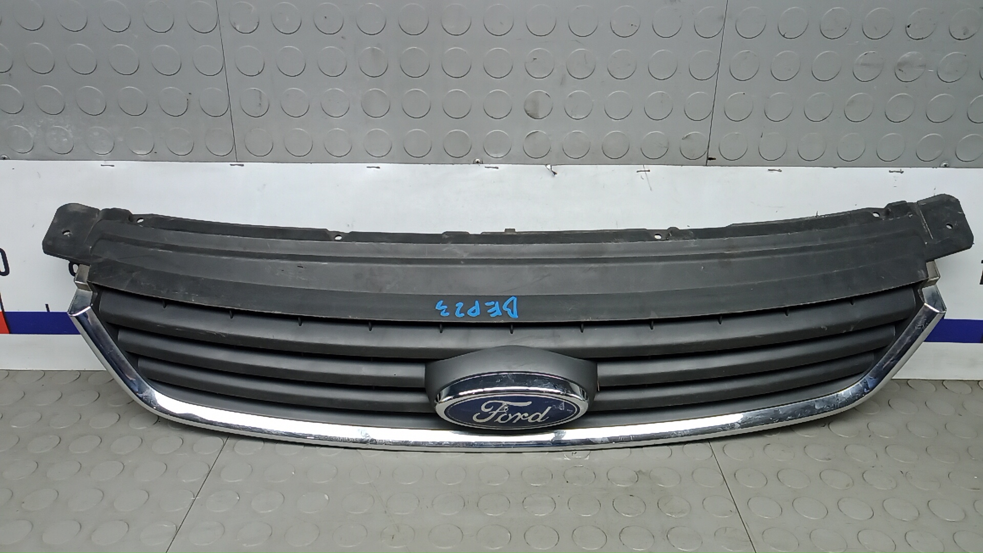 Решетка радиатора Ford Kuga 1
