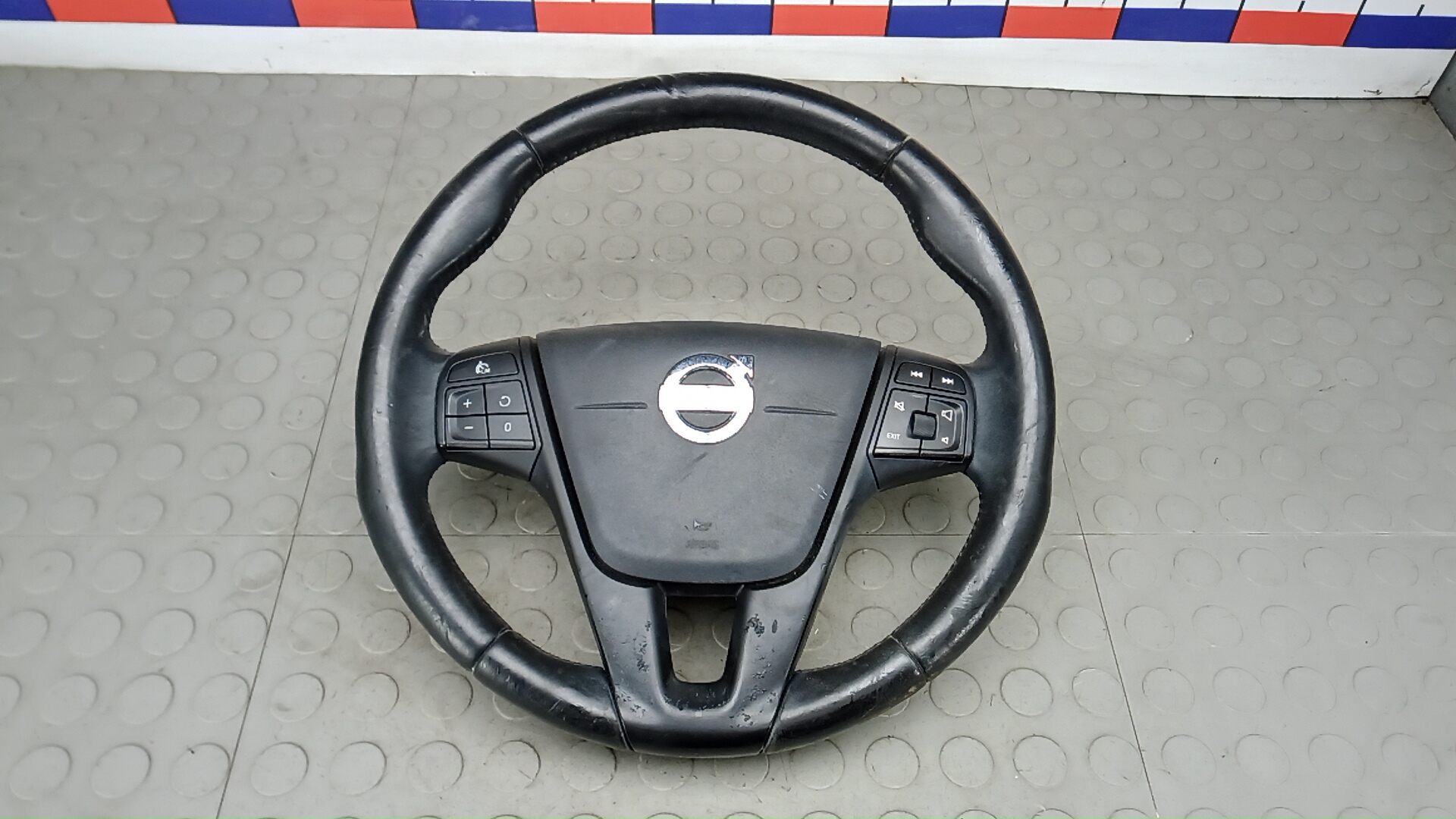 Руль Volvo V40 2