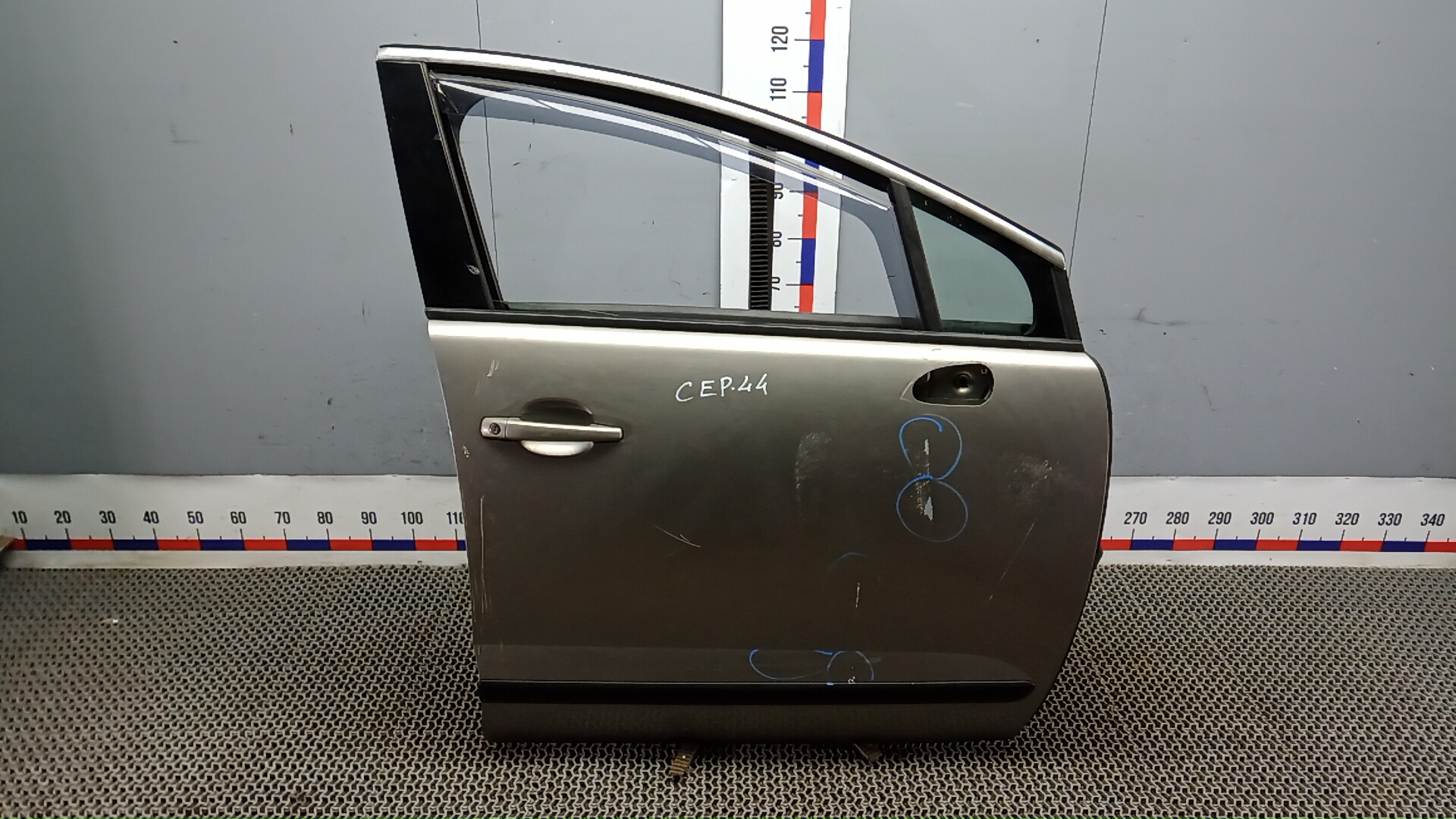 Дверь передняя правая Peugeot 3008 1