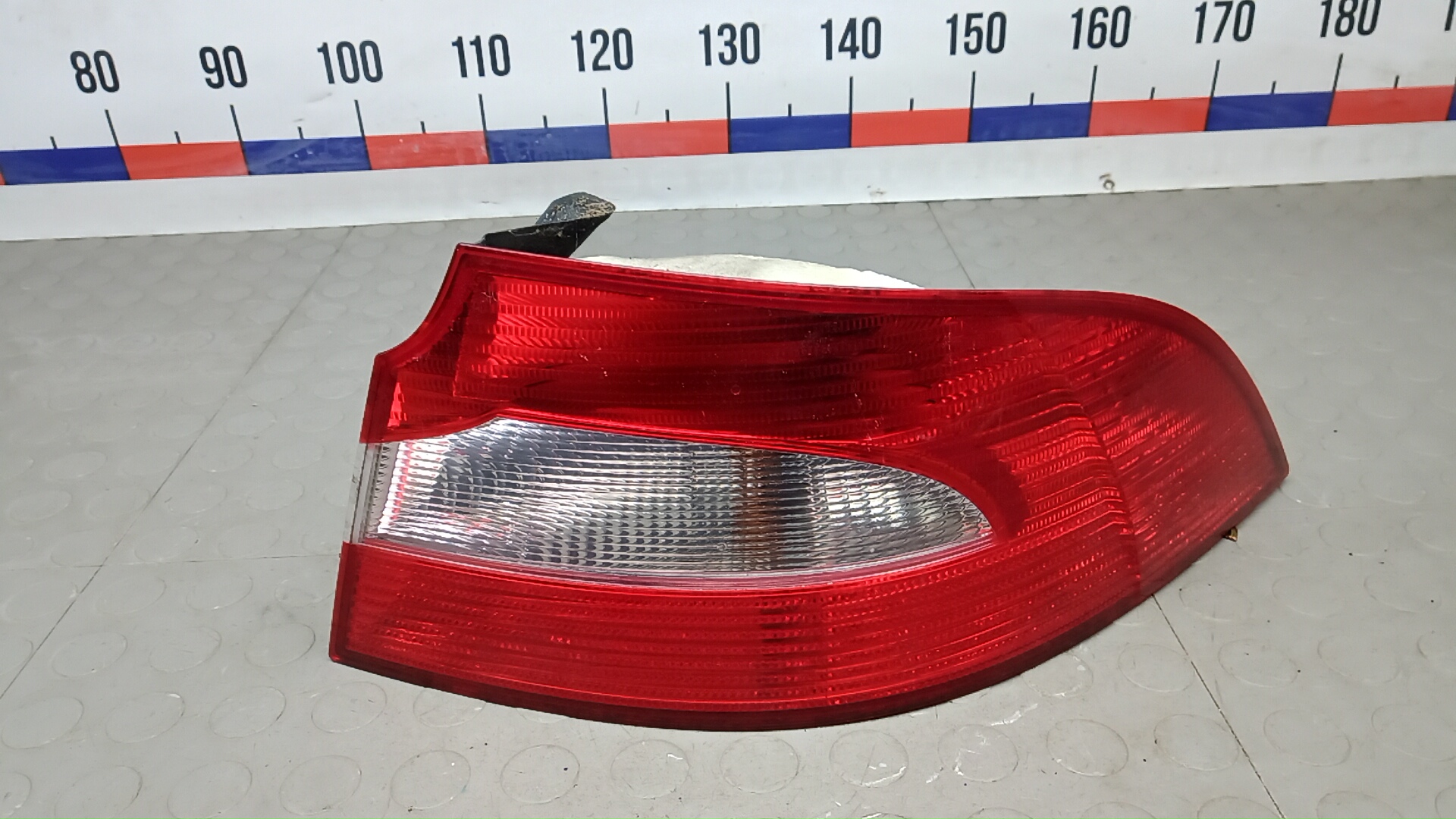 Фонарь задний правый Skoda Superb 2