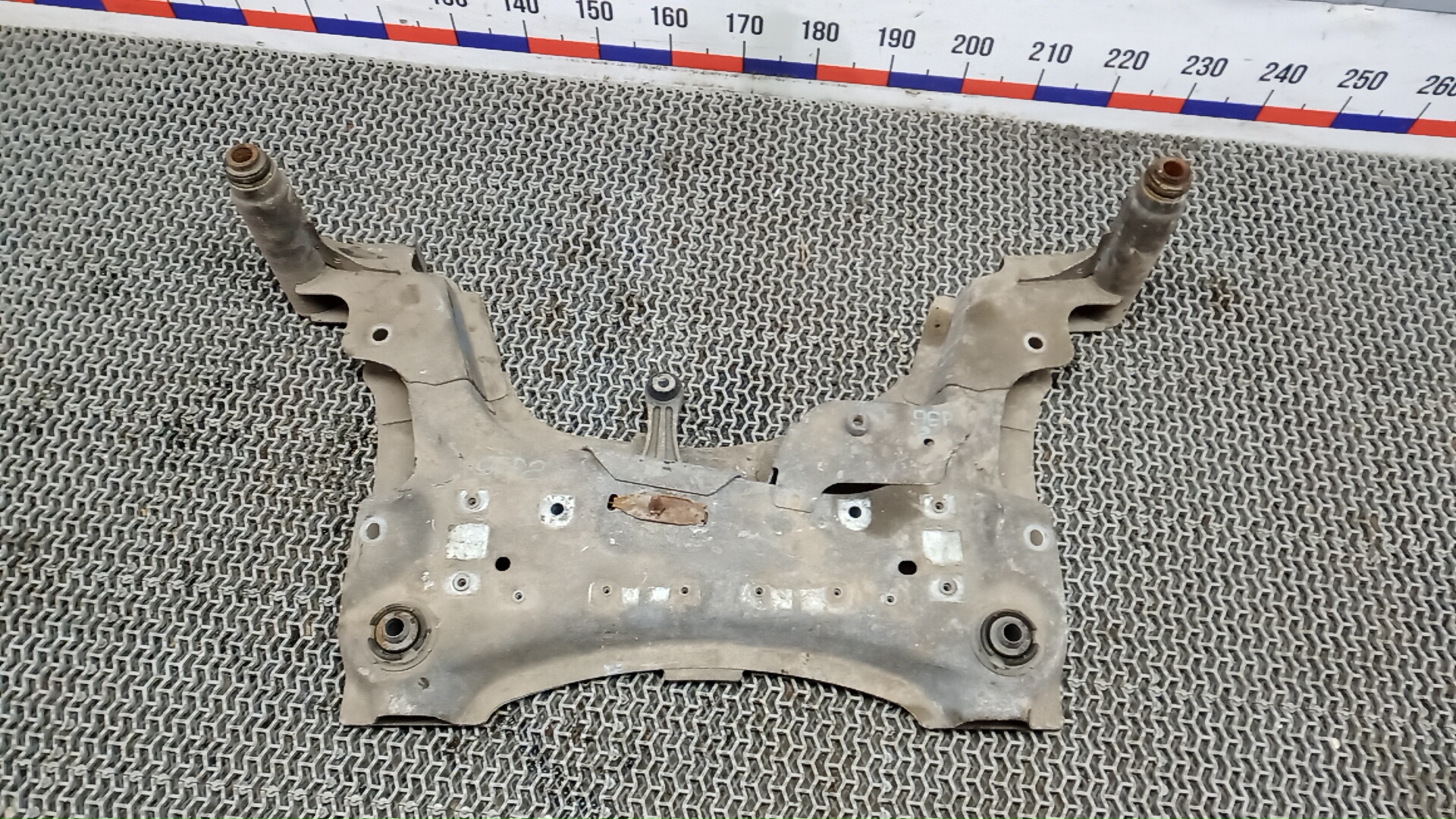 Балка подвески передняя Renault Megane 3