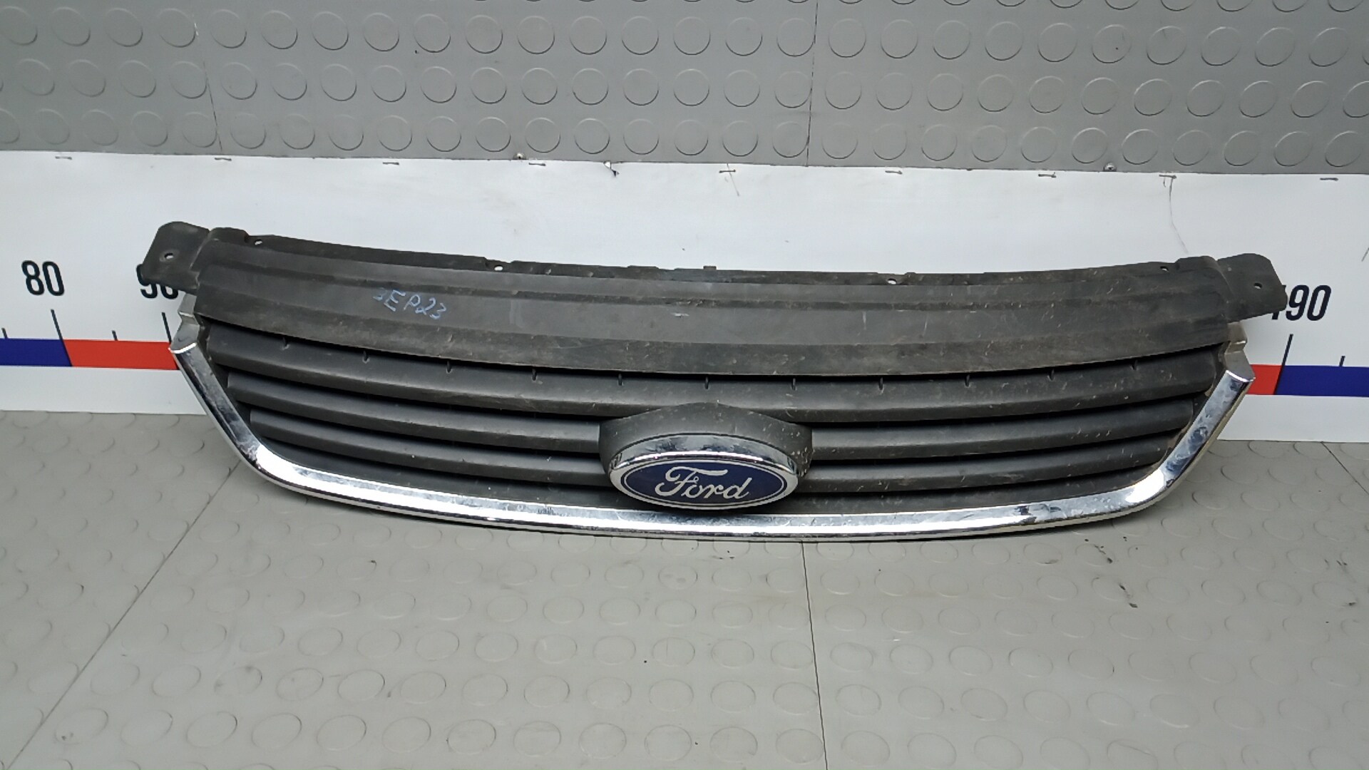 Решетка радиатора Ford Kuga 1