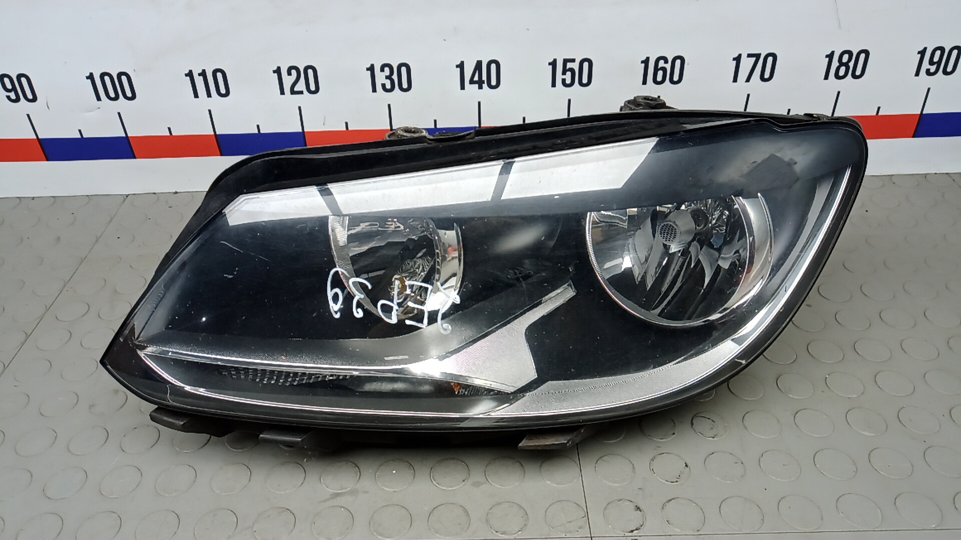 Фара левая Volkswagen Touran (1T3)