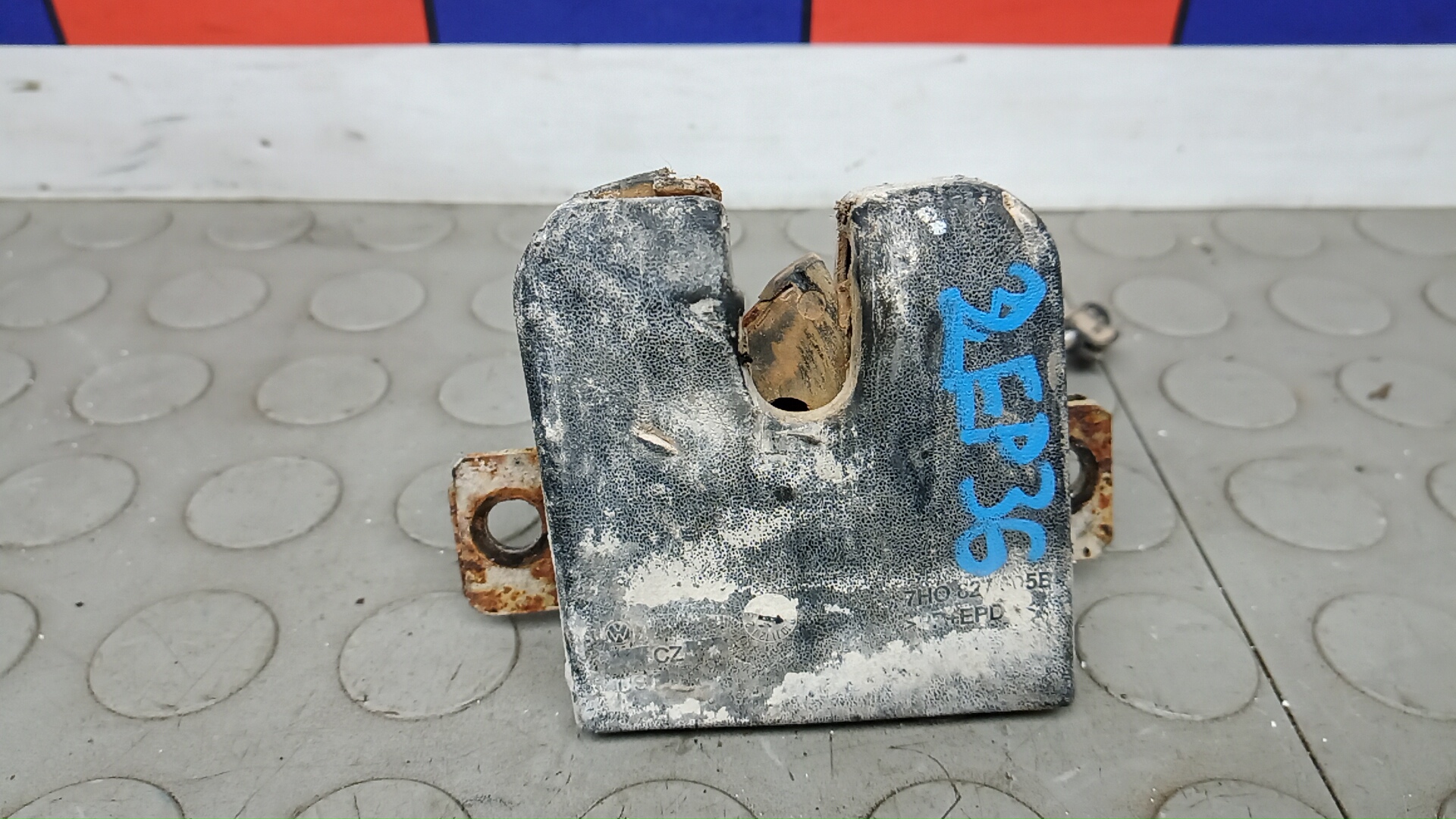Замок 3-5 двери Volkswagen Transporter T5