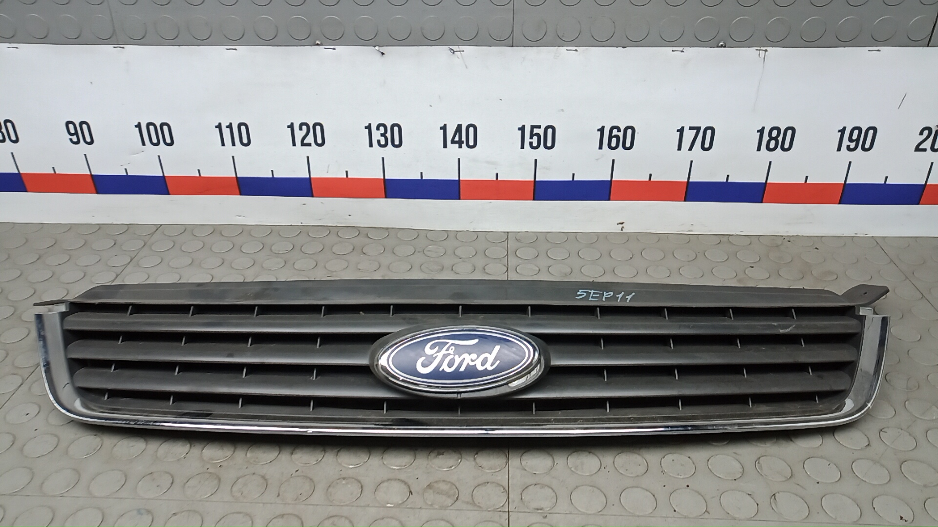 Решетка радиатора Ford Kuga 1