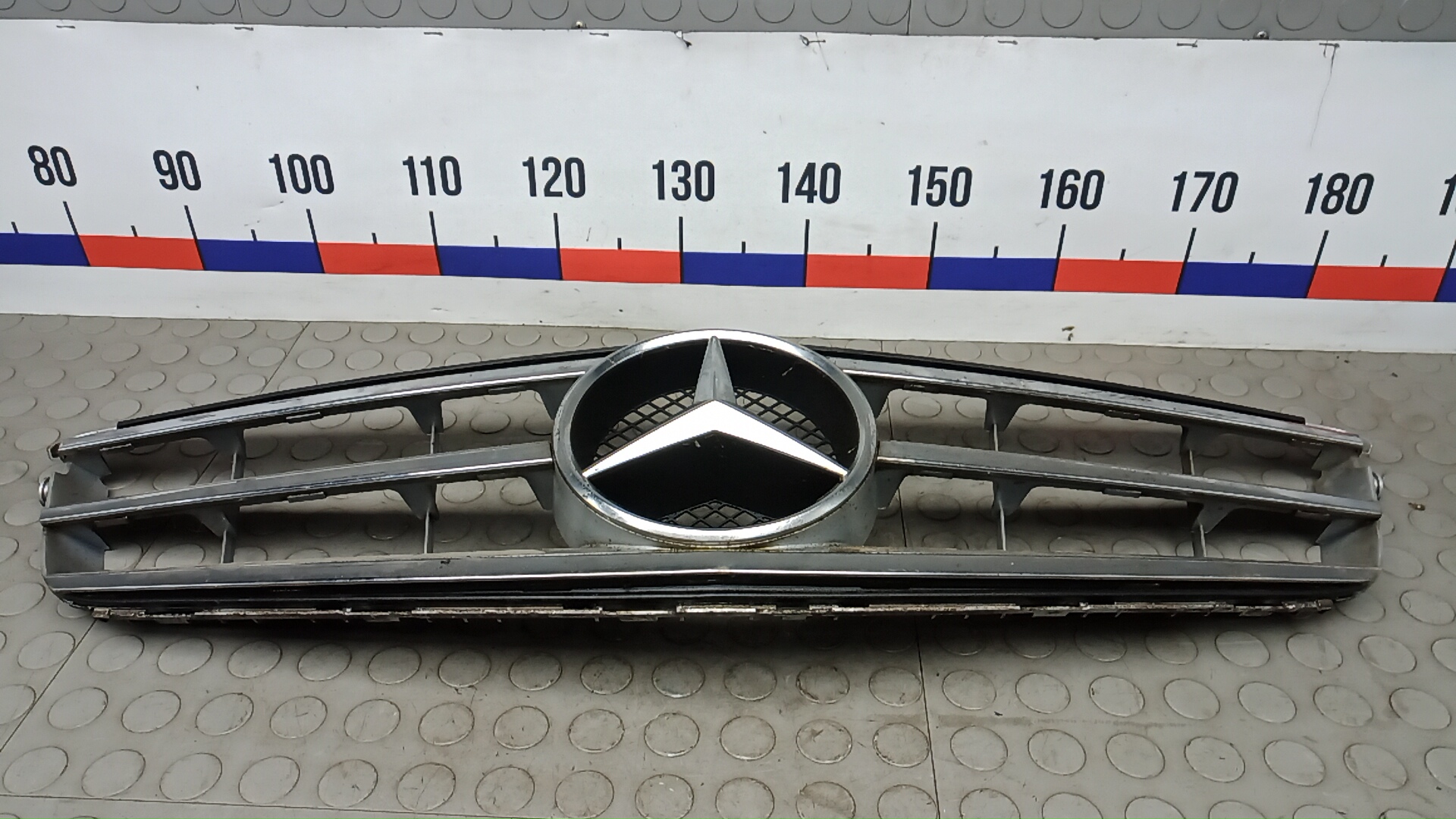 Решетка радиатора Mercedes-Benz C-Class W204