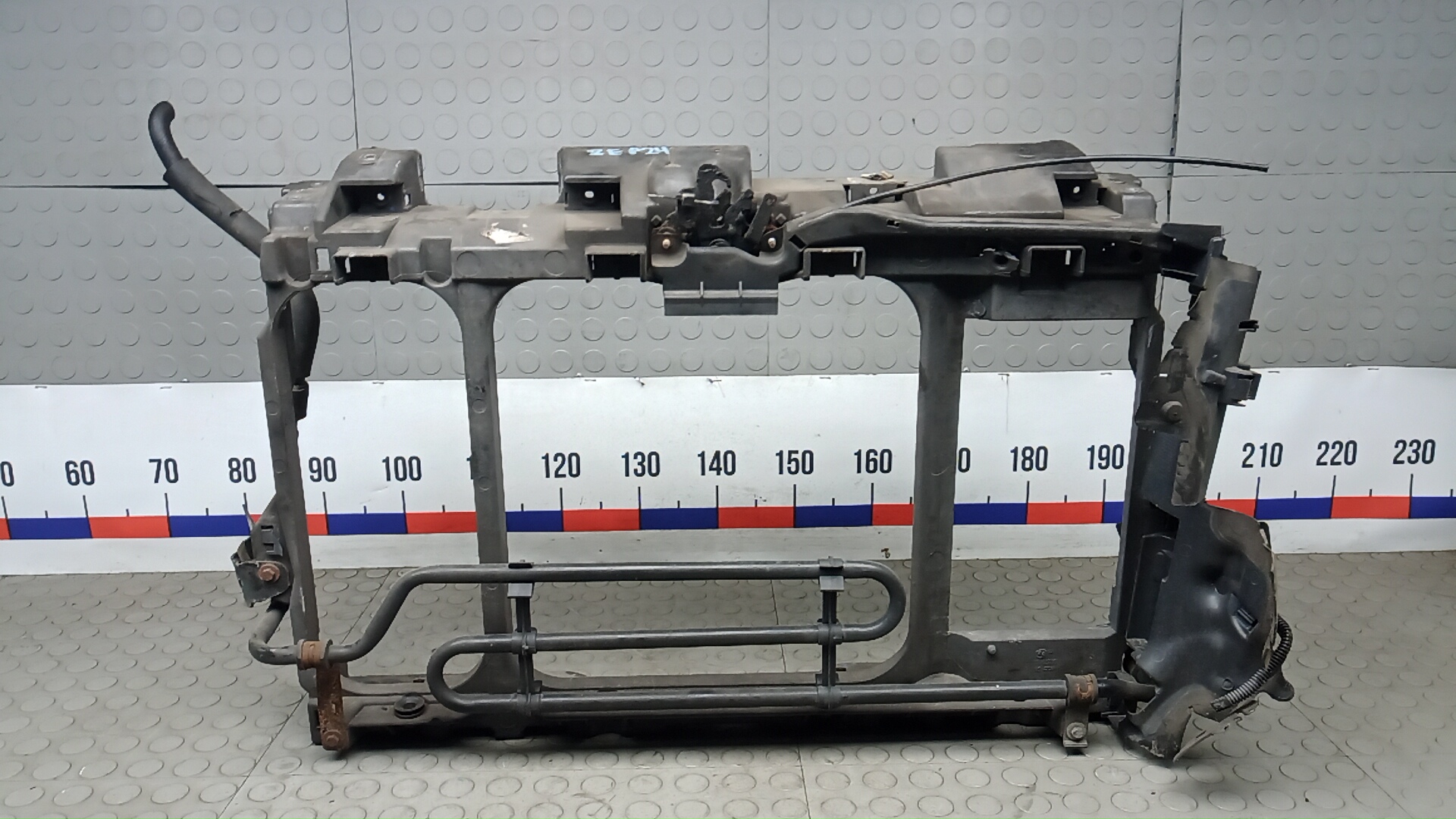 Передняя панель крепления облицовки (телевизор) Peugeot 508 1