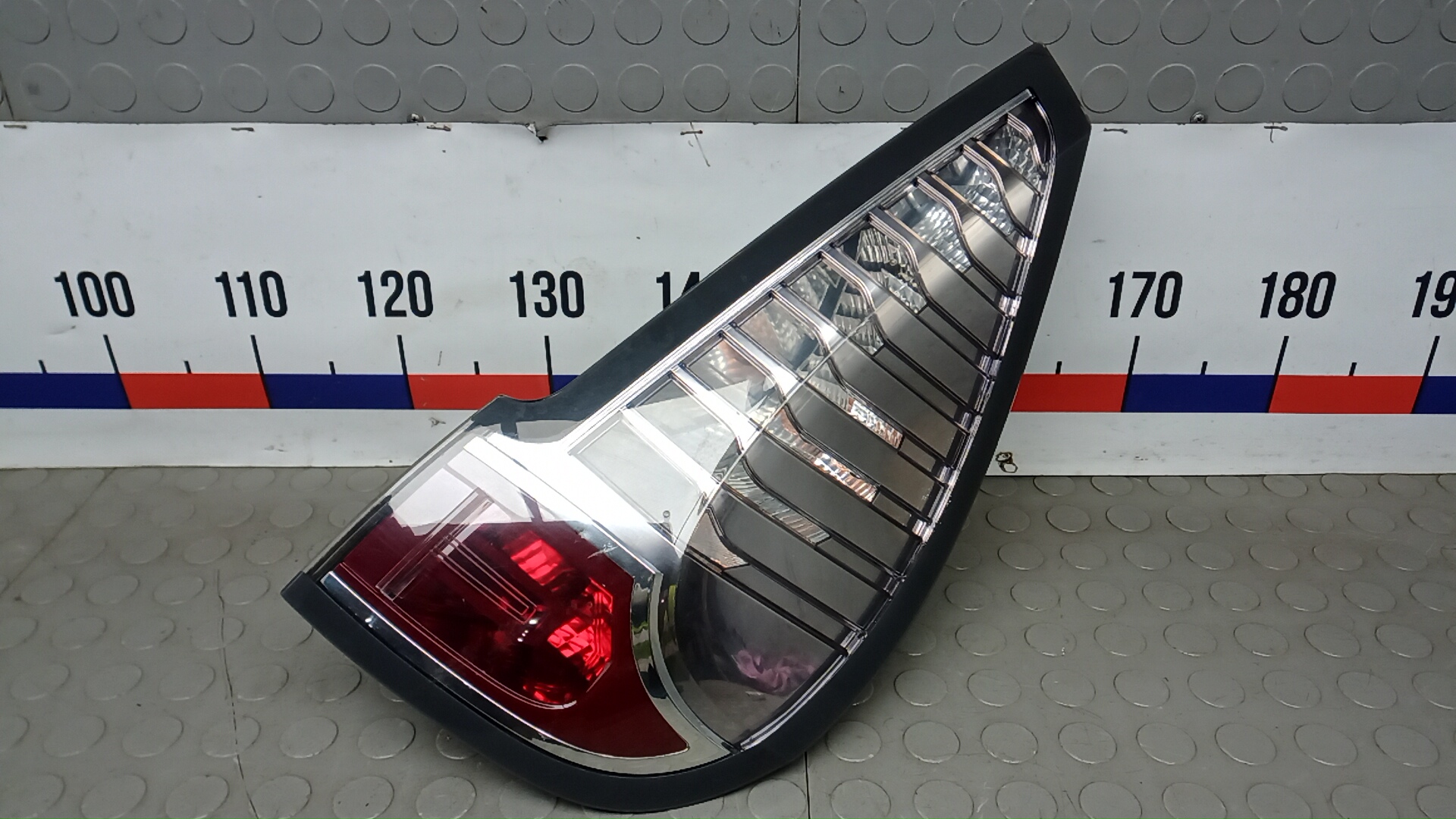 Фонарь задний правый Renault Scenic 3
