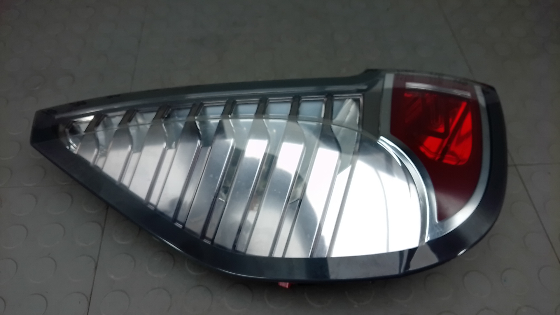Фонарь задний левый Renault Scenic 3