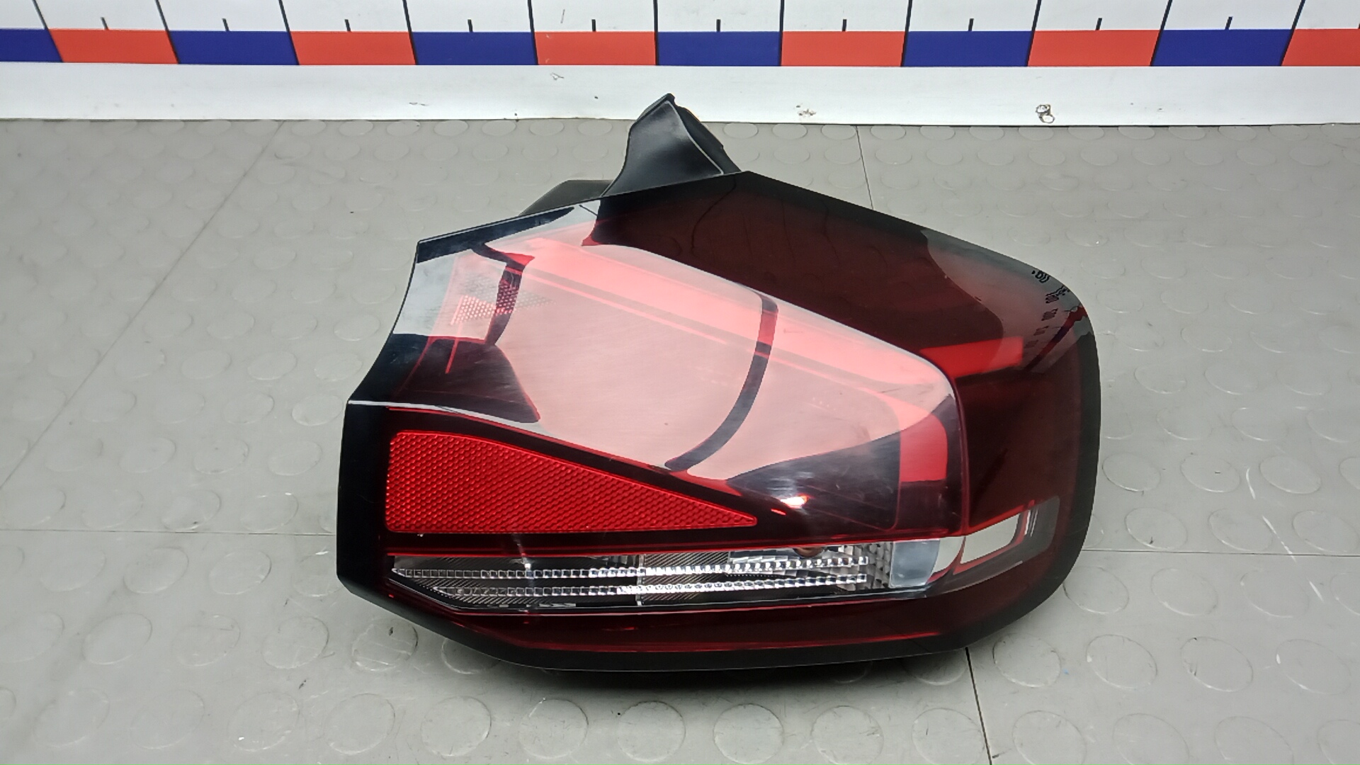 Фонарь задний правый Citroen C4 3