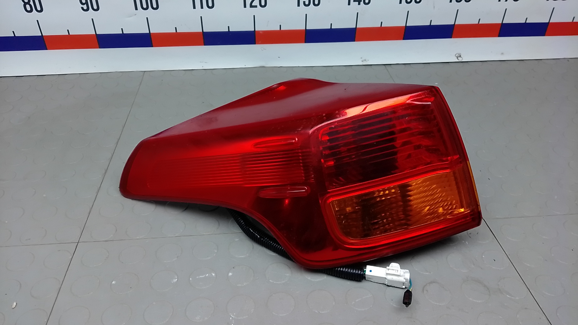 Фонарь задний левый Toyota RAV4 CA40
