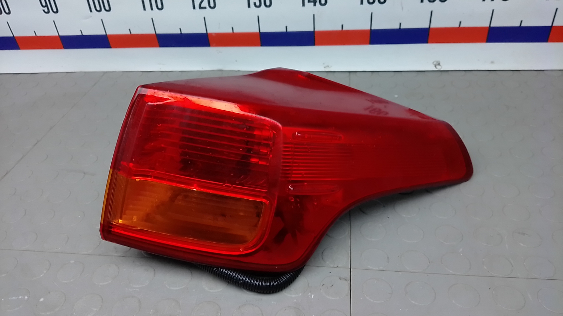 Фонарь задний правый Toyota RAV4 CA40