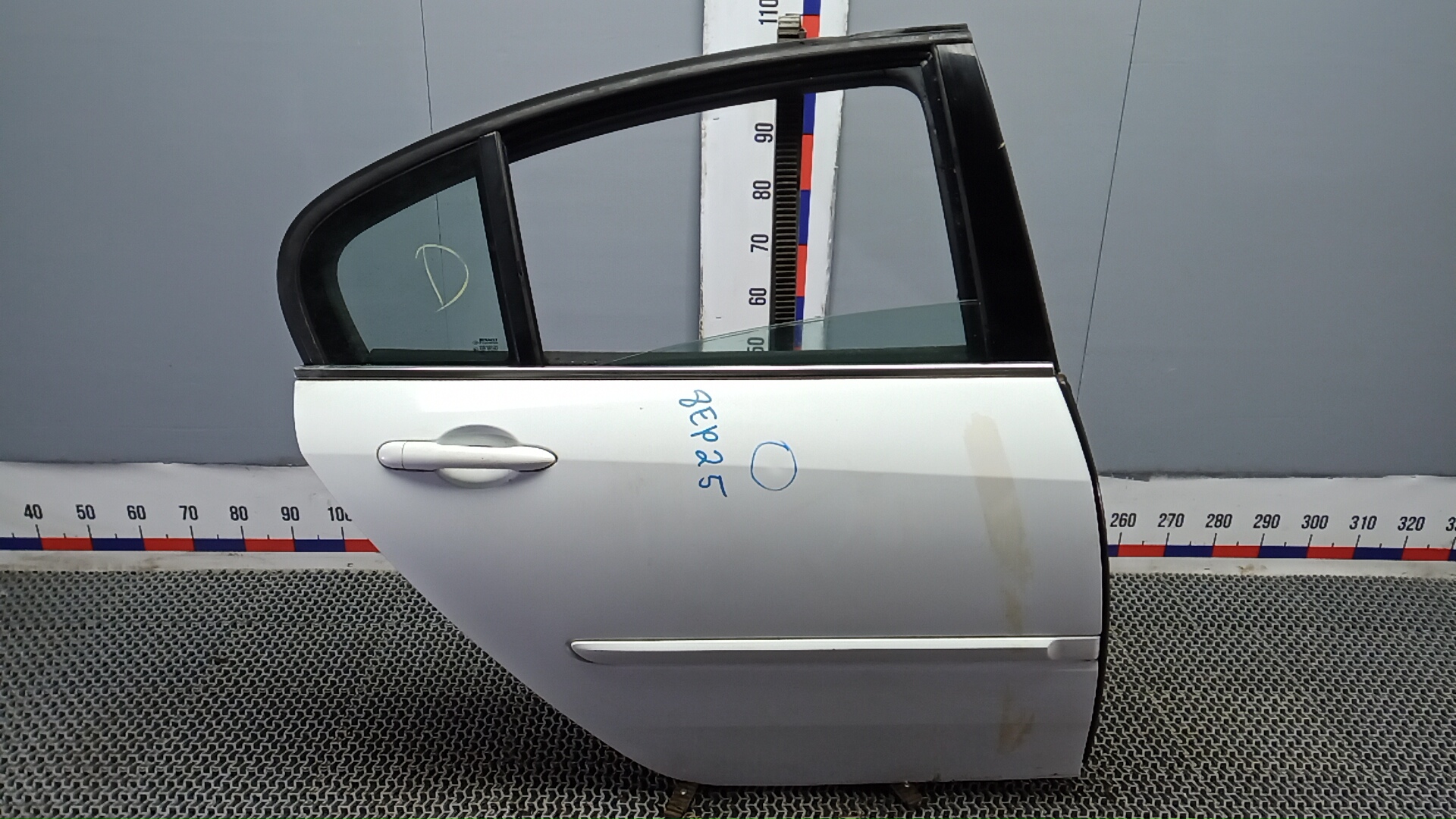 Дверь задняя правая Renault Laguna 3