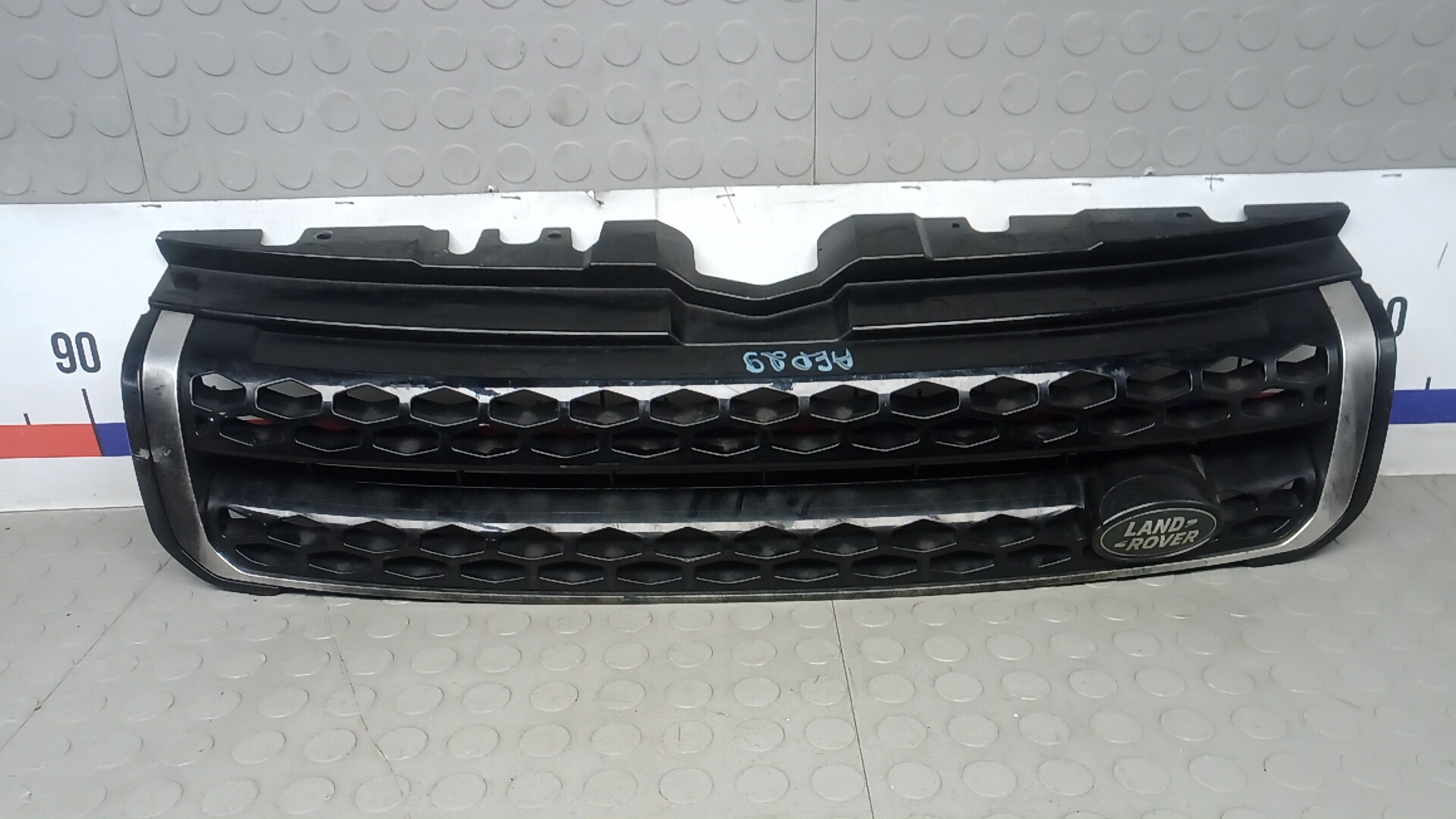 Решетка радиатора Land Rover EVOQUE 1