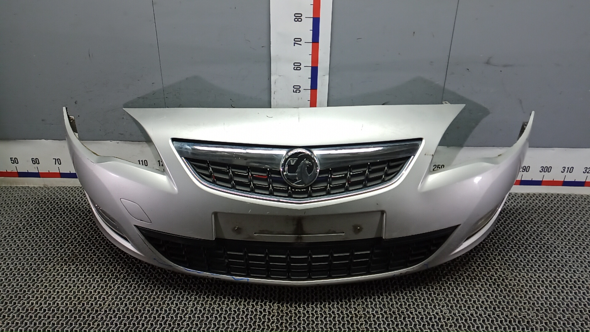 Бампер передний Opel Astra J