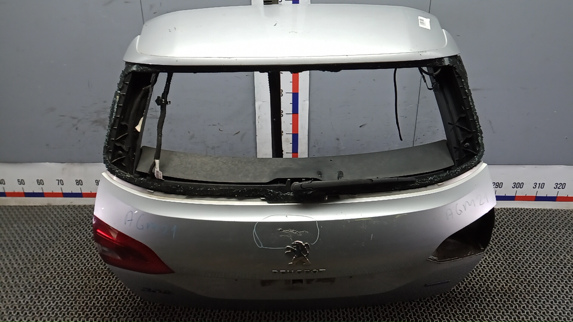 Дверь 3-5 Peugeot 308 2