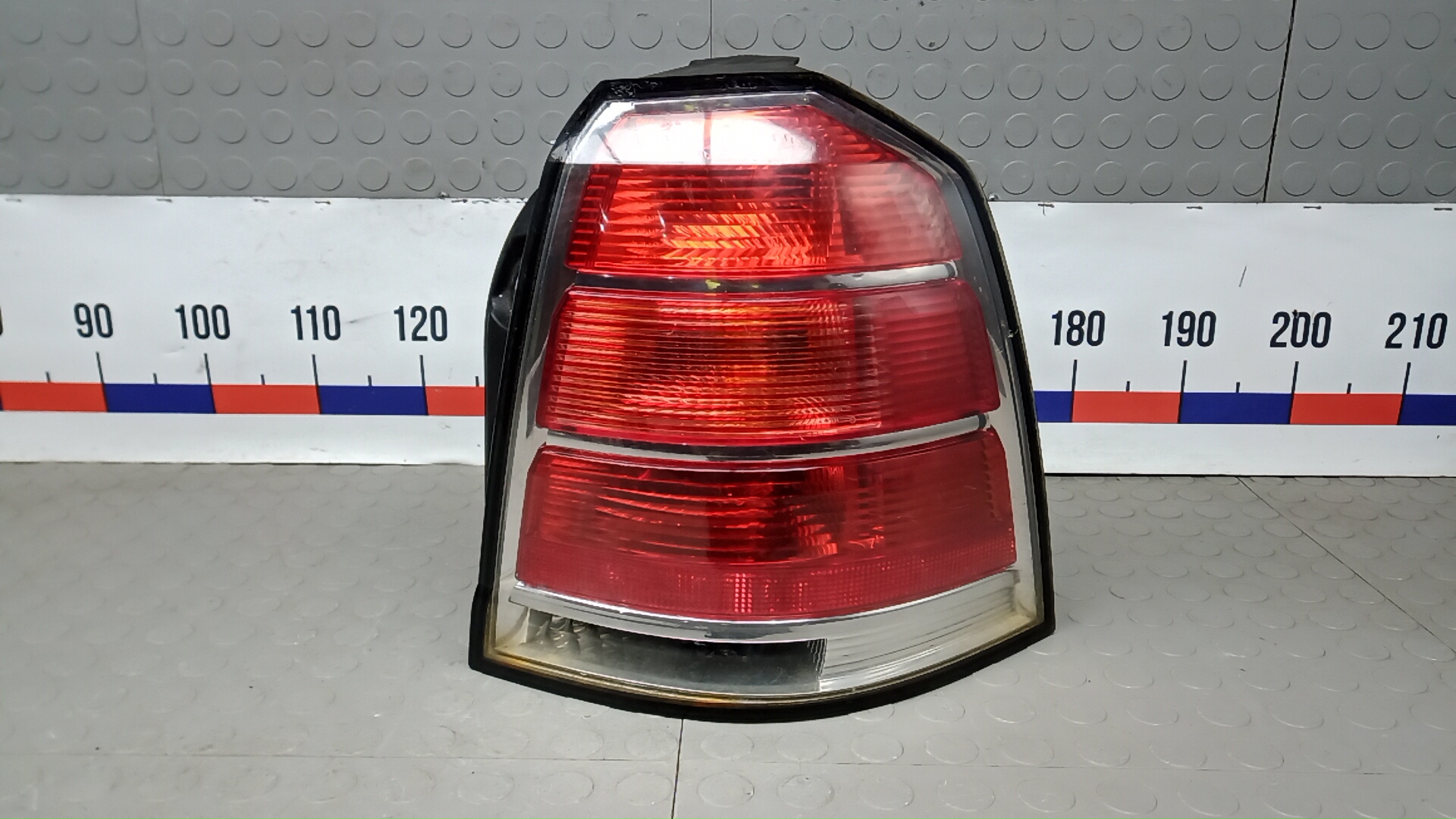 Фонарь задний правый Opel Zafira B