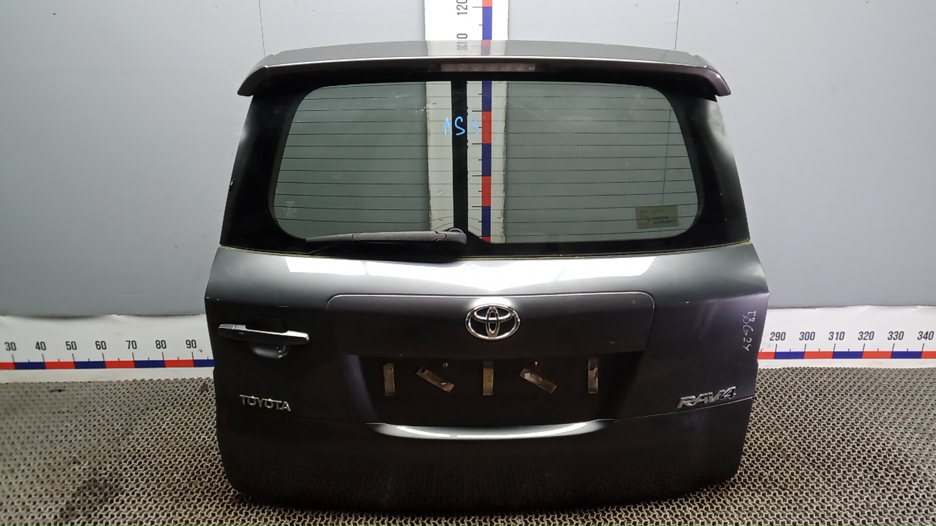 Дверь 3-5 Toyota RAV4 XA30
