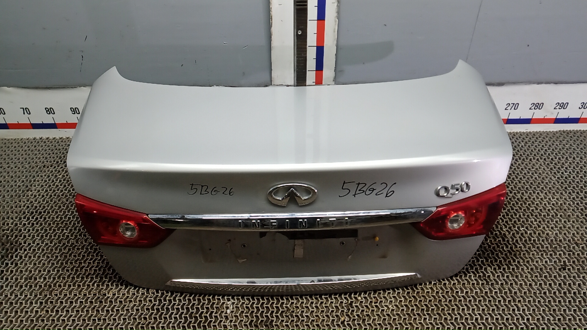 Крышка багажника Infiniti Q50