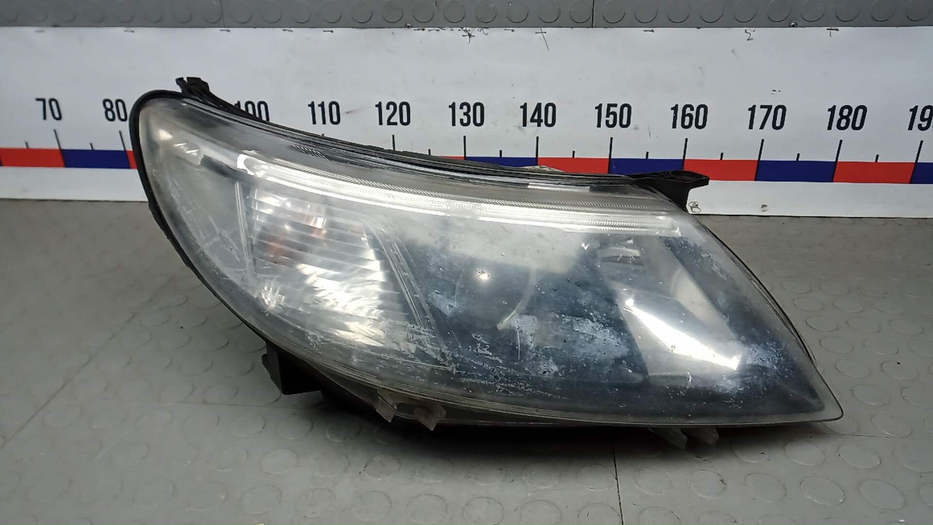 Фара правая Saab 9-3 YS3F