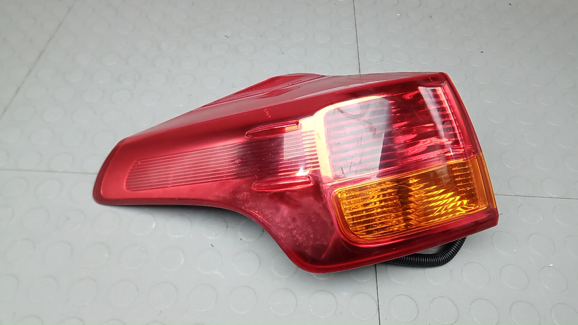 Фонарь задний левый Toyota RAV4 CA40