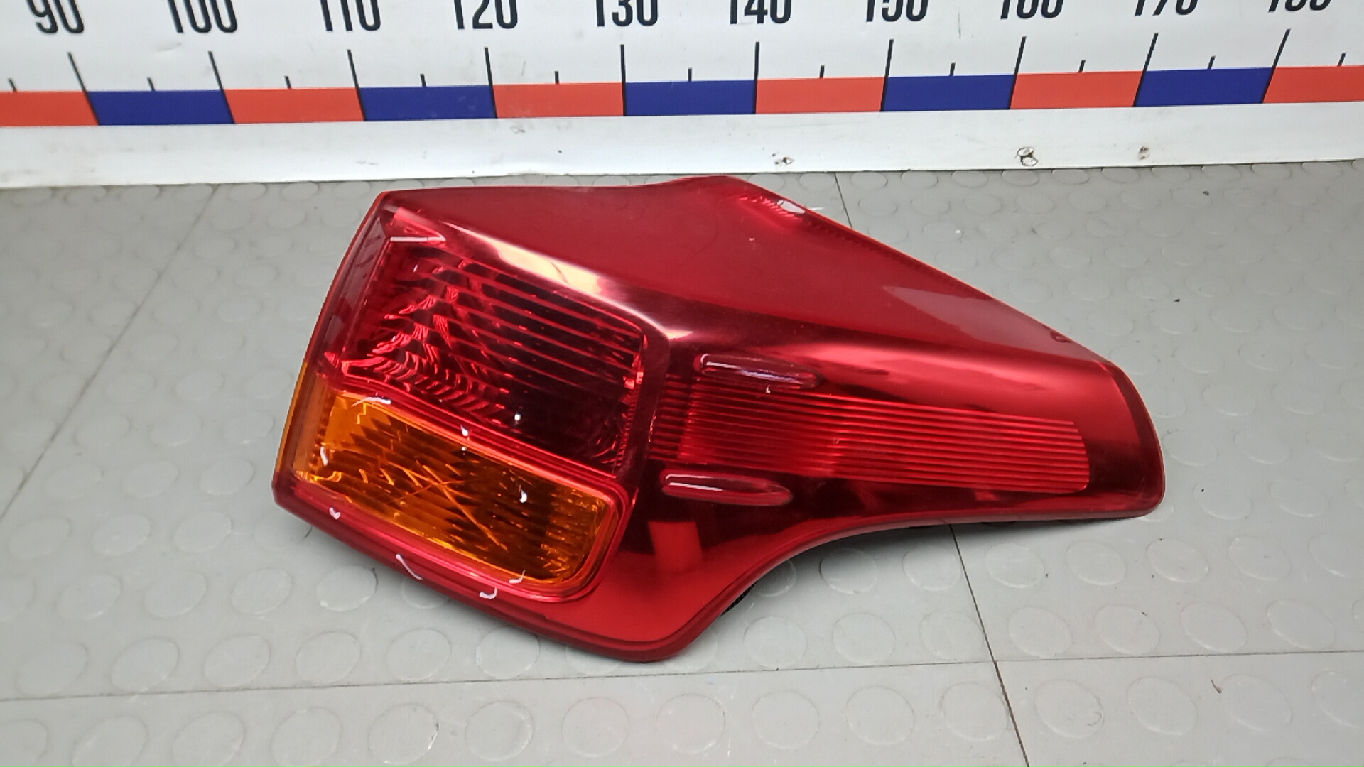 Фонарь задний правый Toyota RAV4 CA40